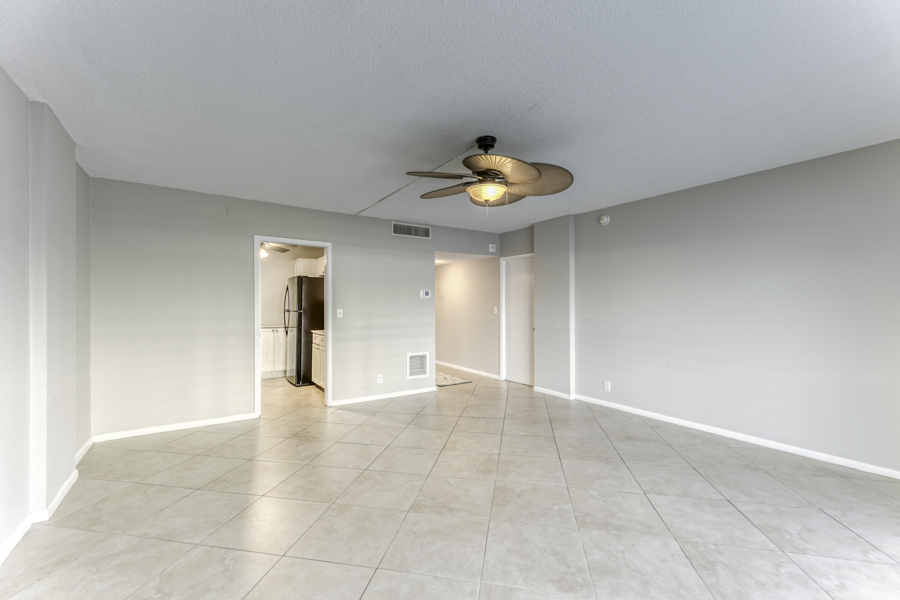 LAUDERDALE TOWER CONDO - Residential Lease