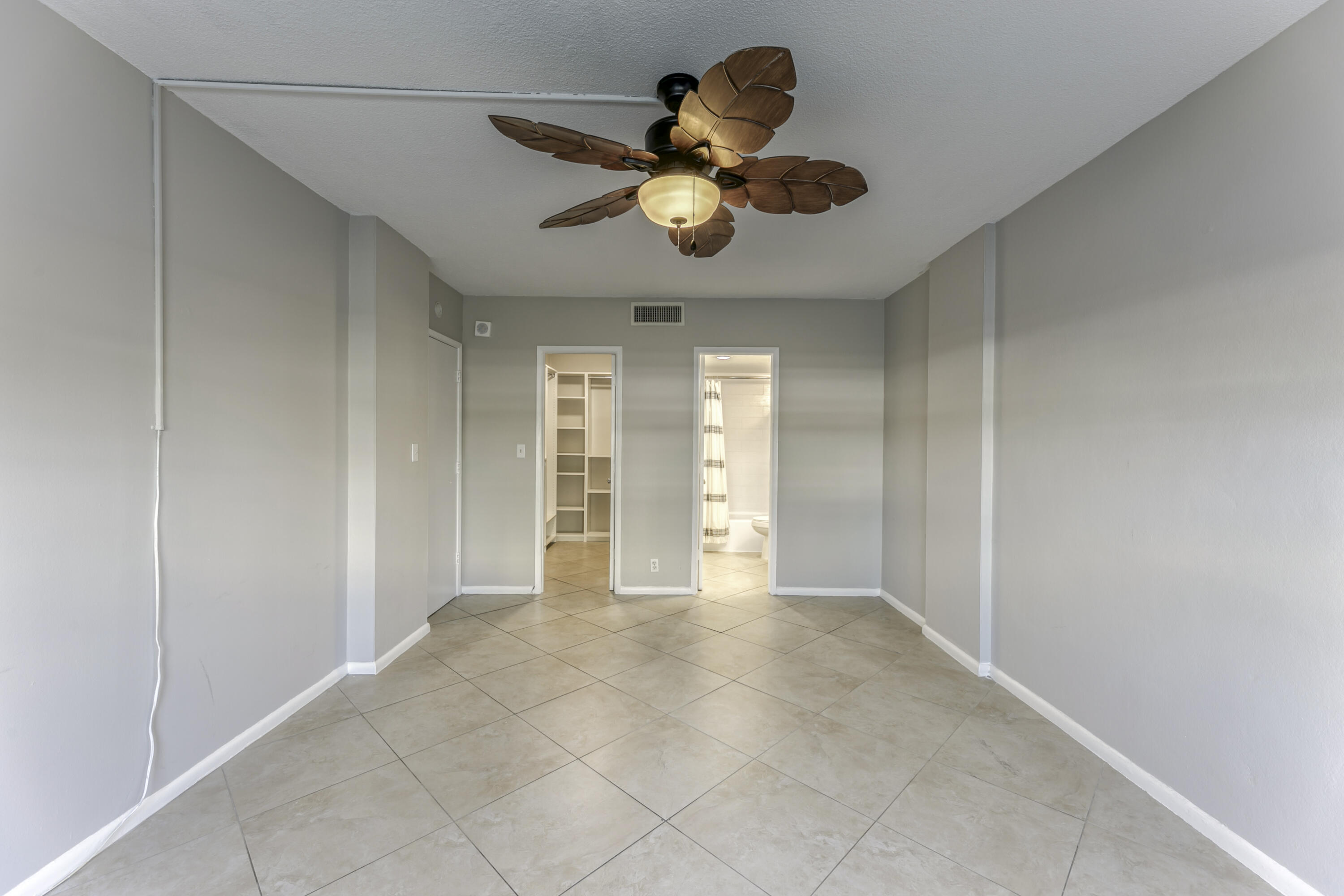 LAUDERDALE TOWER CONDO - Residential Lease