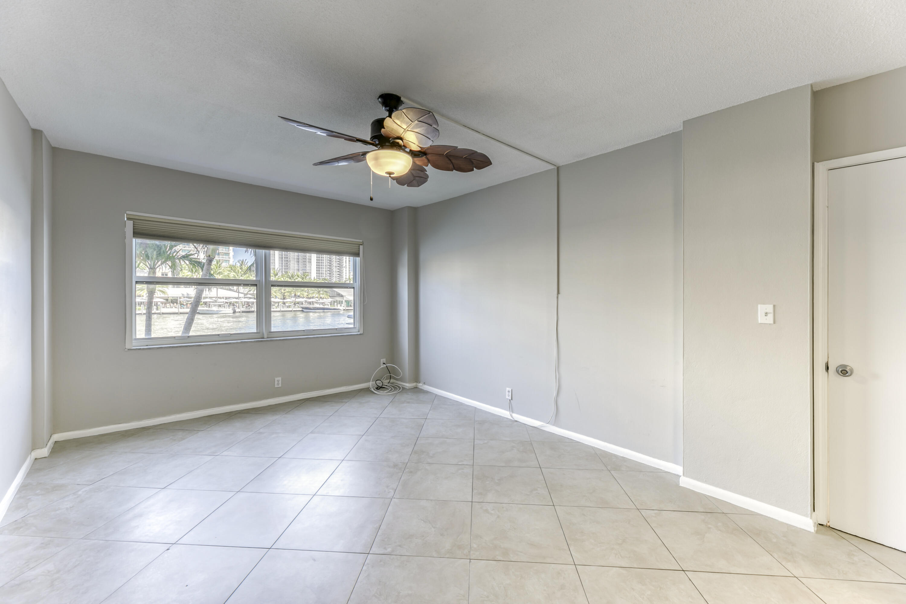 LAUDERDALE TOWER CONDO - Residential Lease