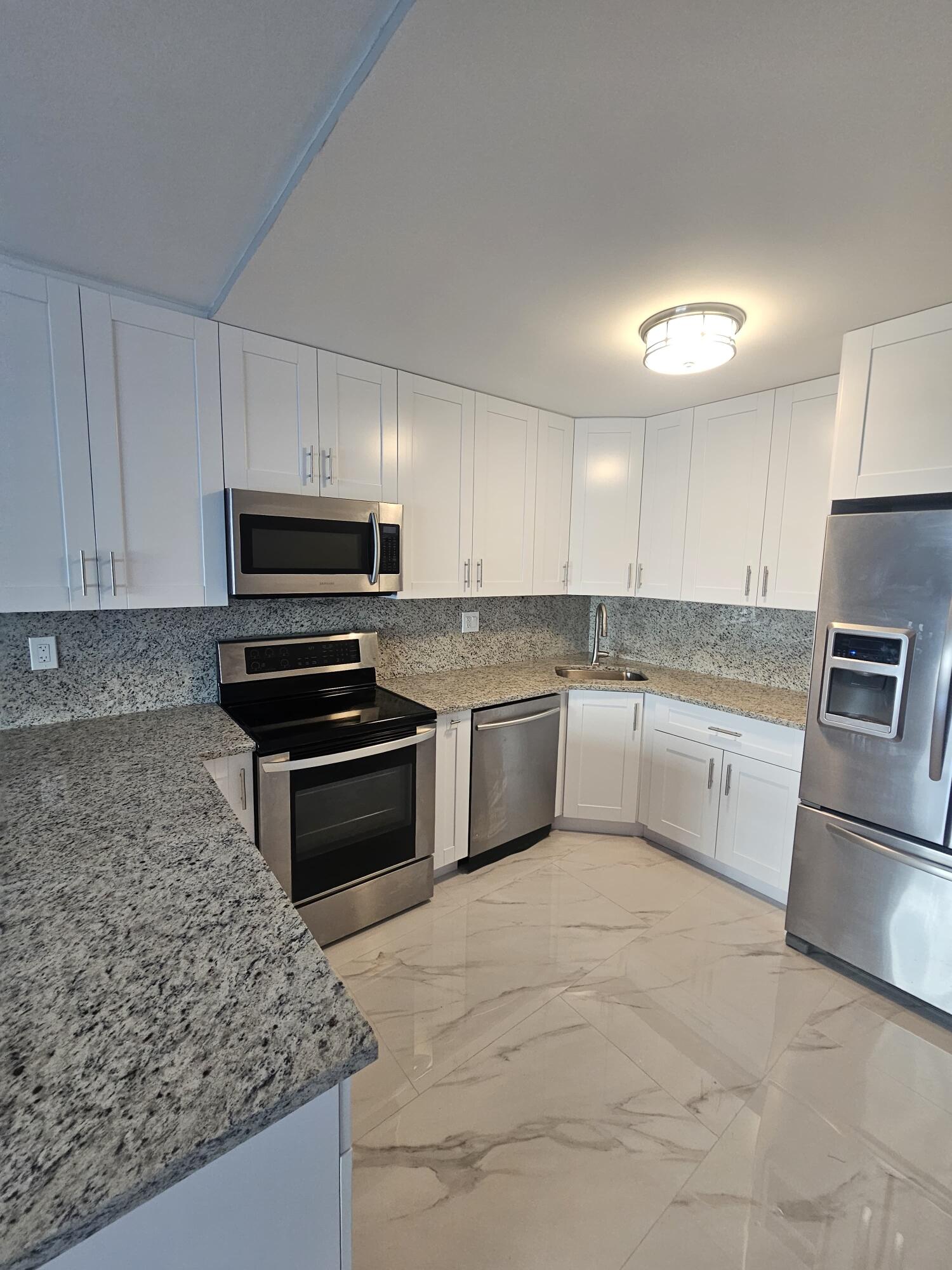 LAUDERDALE TOWER CONDO - Residential Lease