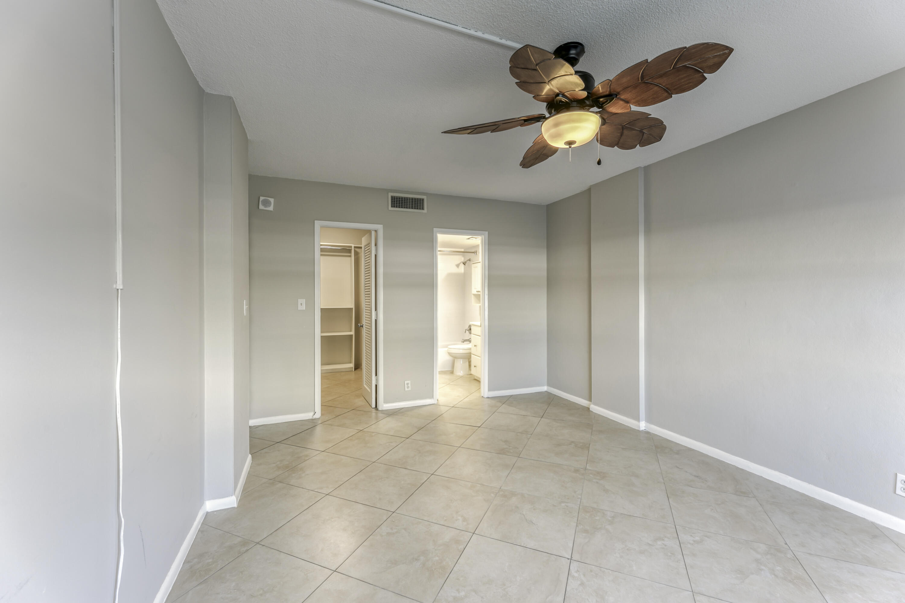 LAUDERDALE TOWER CONDO - Residential Lease