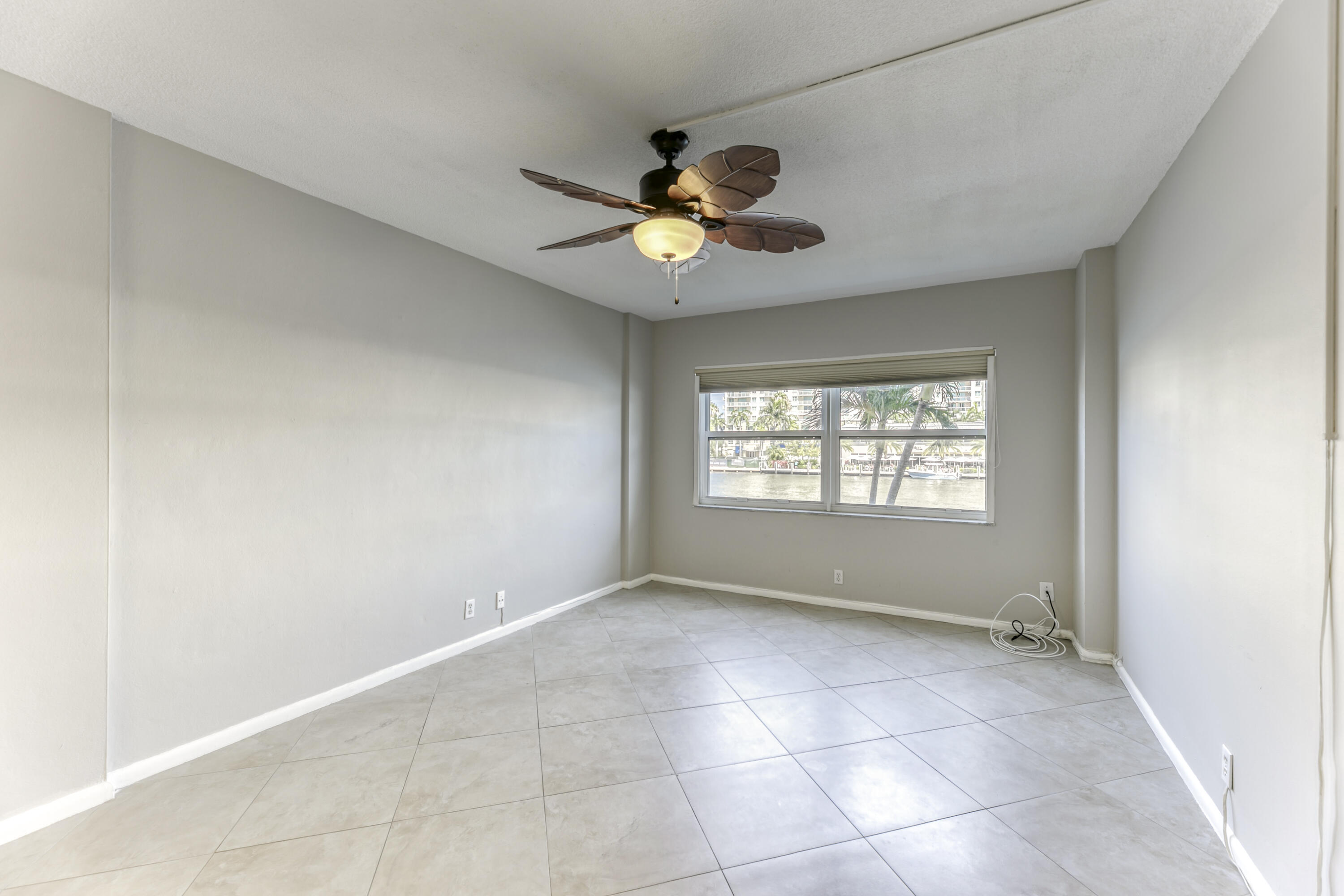 LAUDERDALE TOWER CONDO - Residential Lease