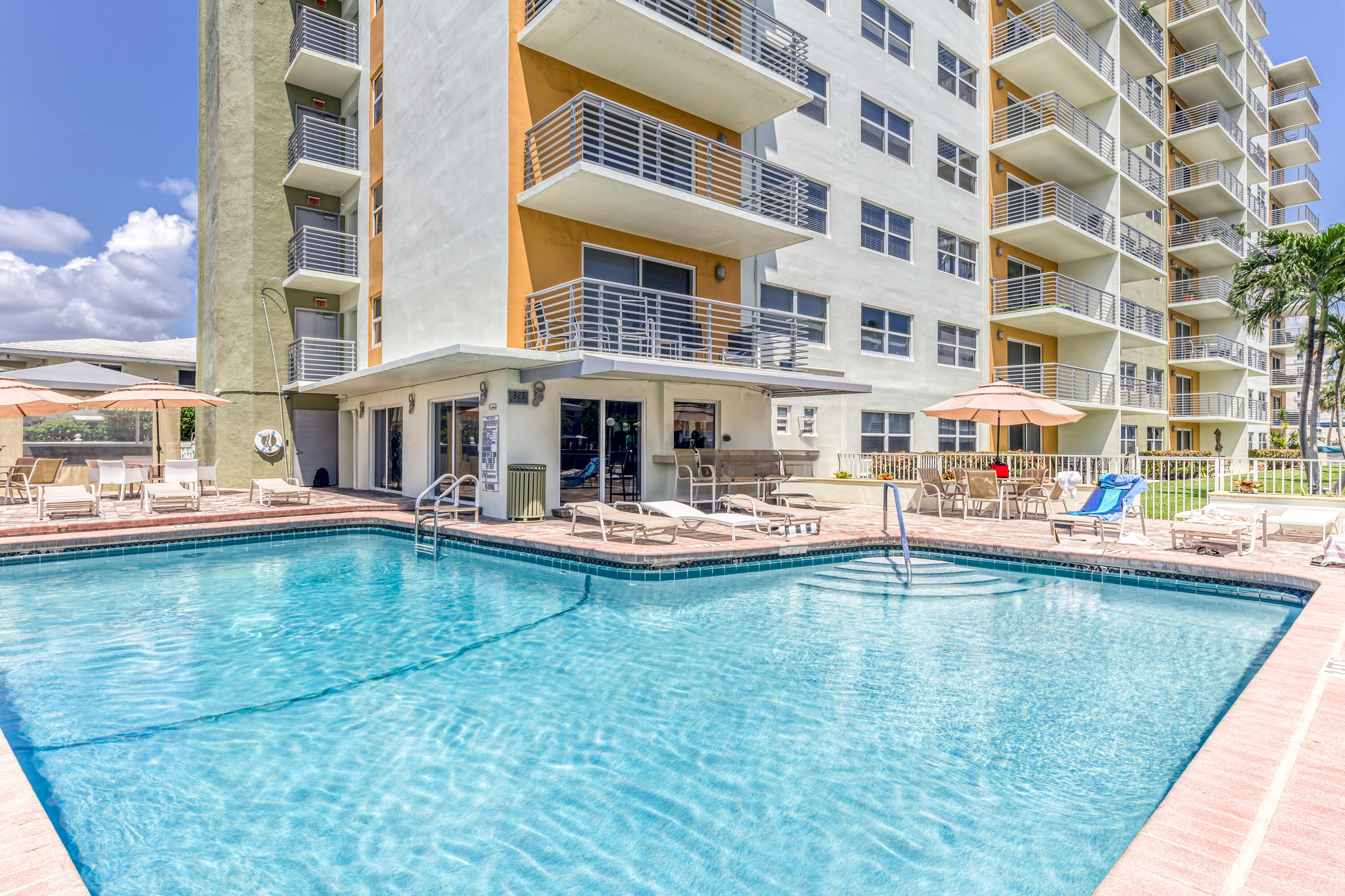 LAUDERDALE TOWER CONDO - Residential Lease