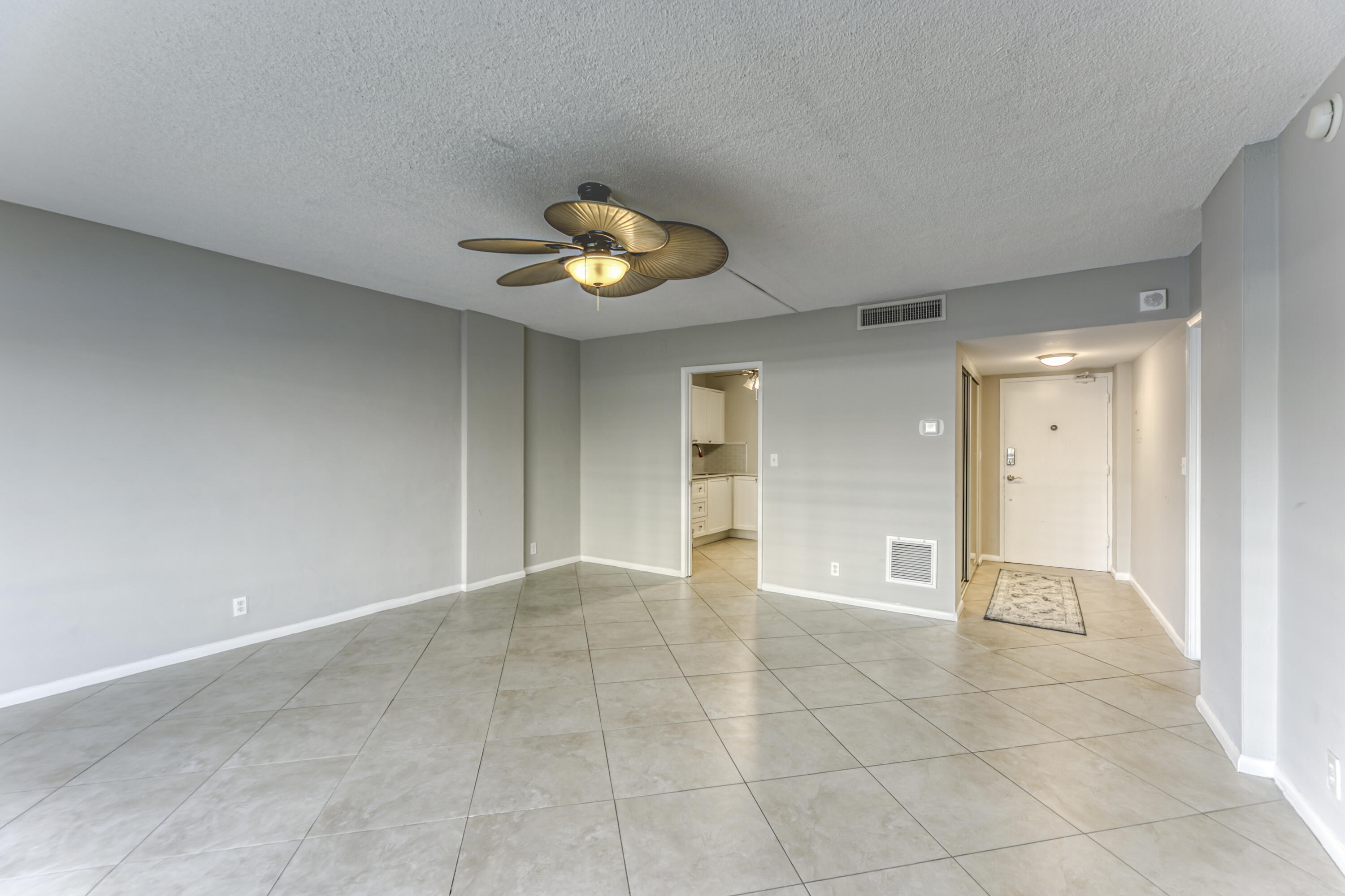 LAUDERDALE TOWER CONDO - Residential Lease