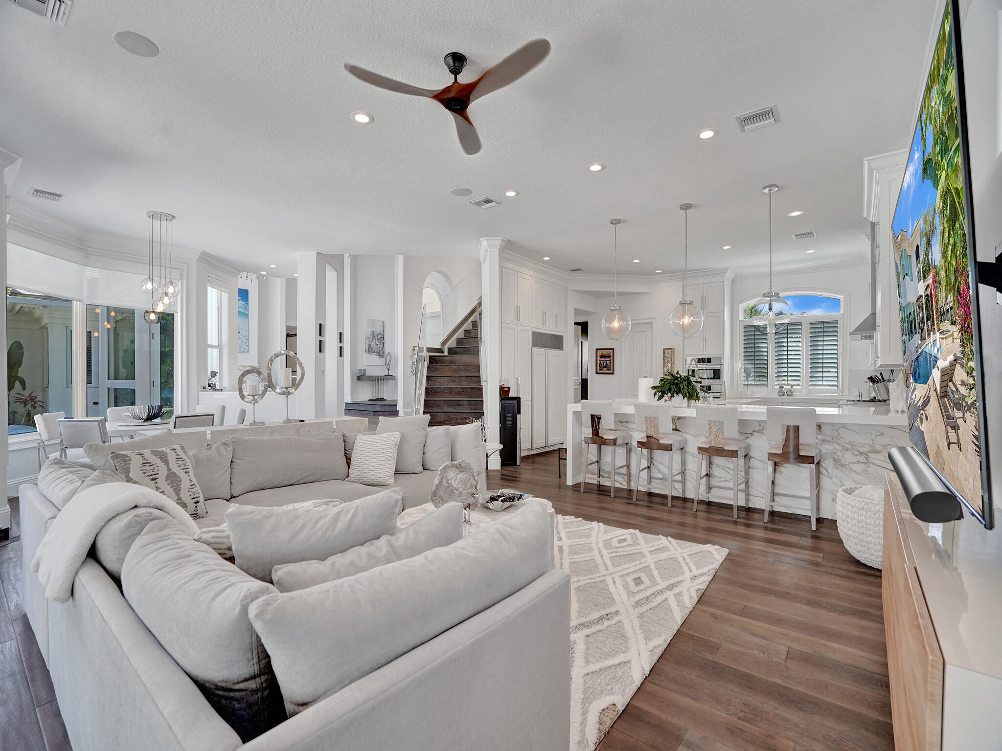 LAKE ROGERS - Residential