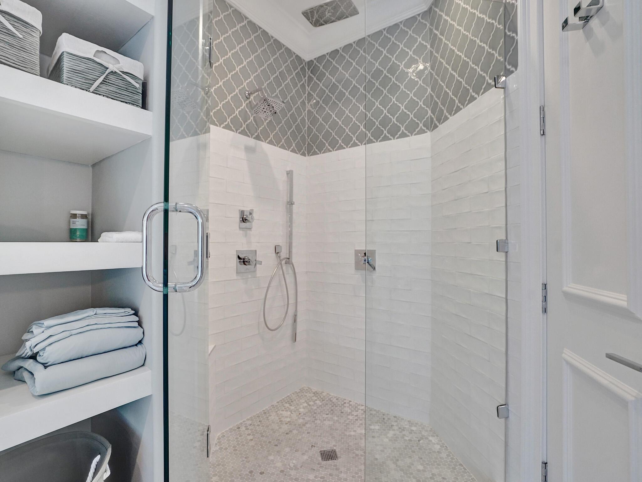 LAKE ROGERS - Residential