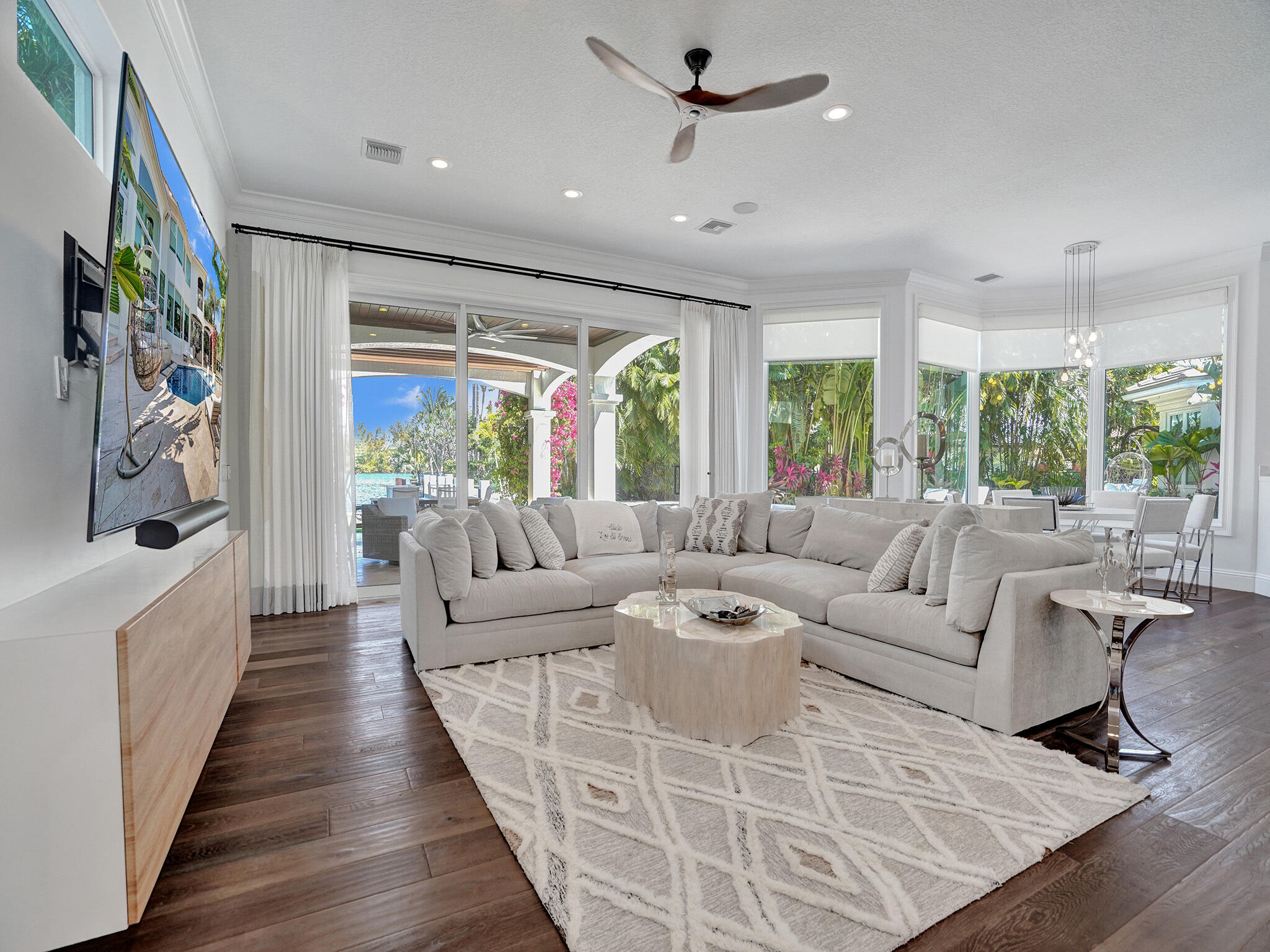 LAKE ROGERS - Residential