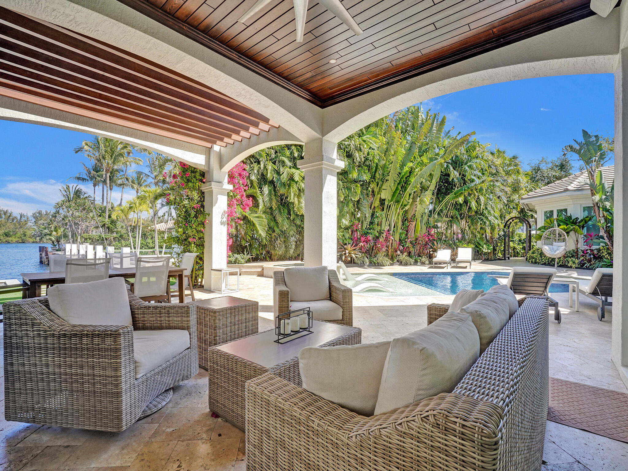 LAKE ROGERS - Residential