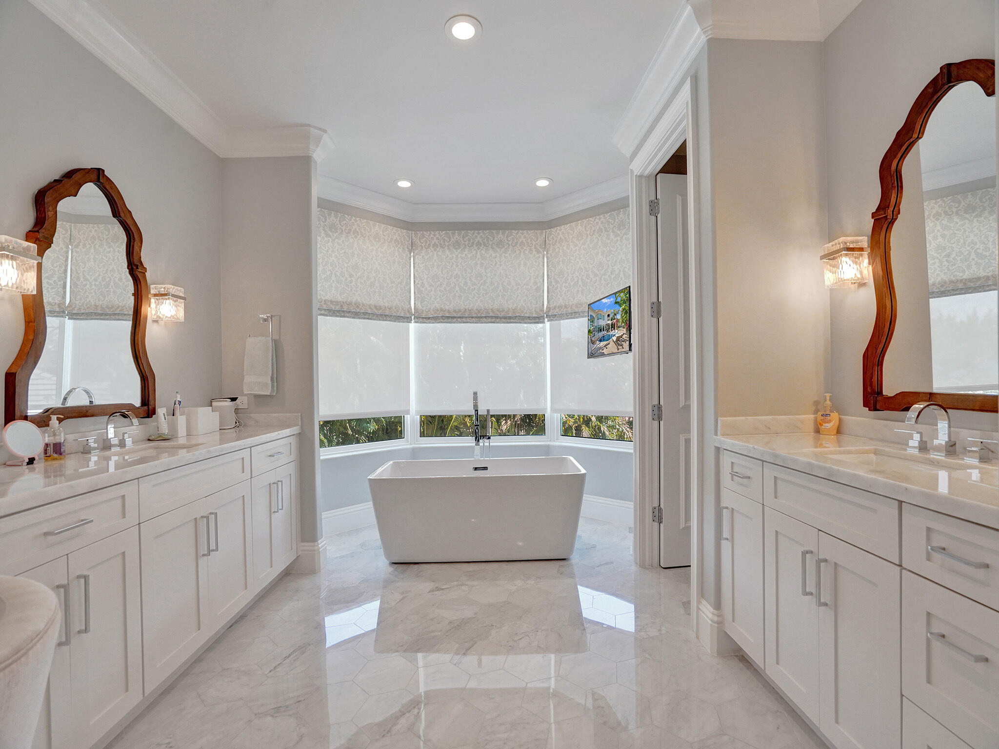 LAKE ROGERS - Residential