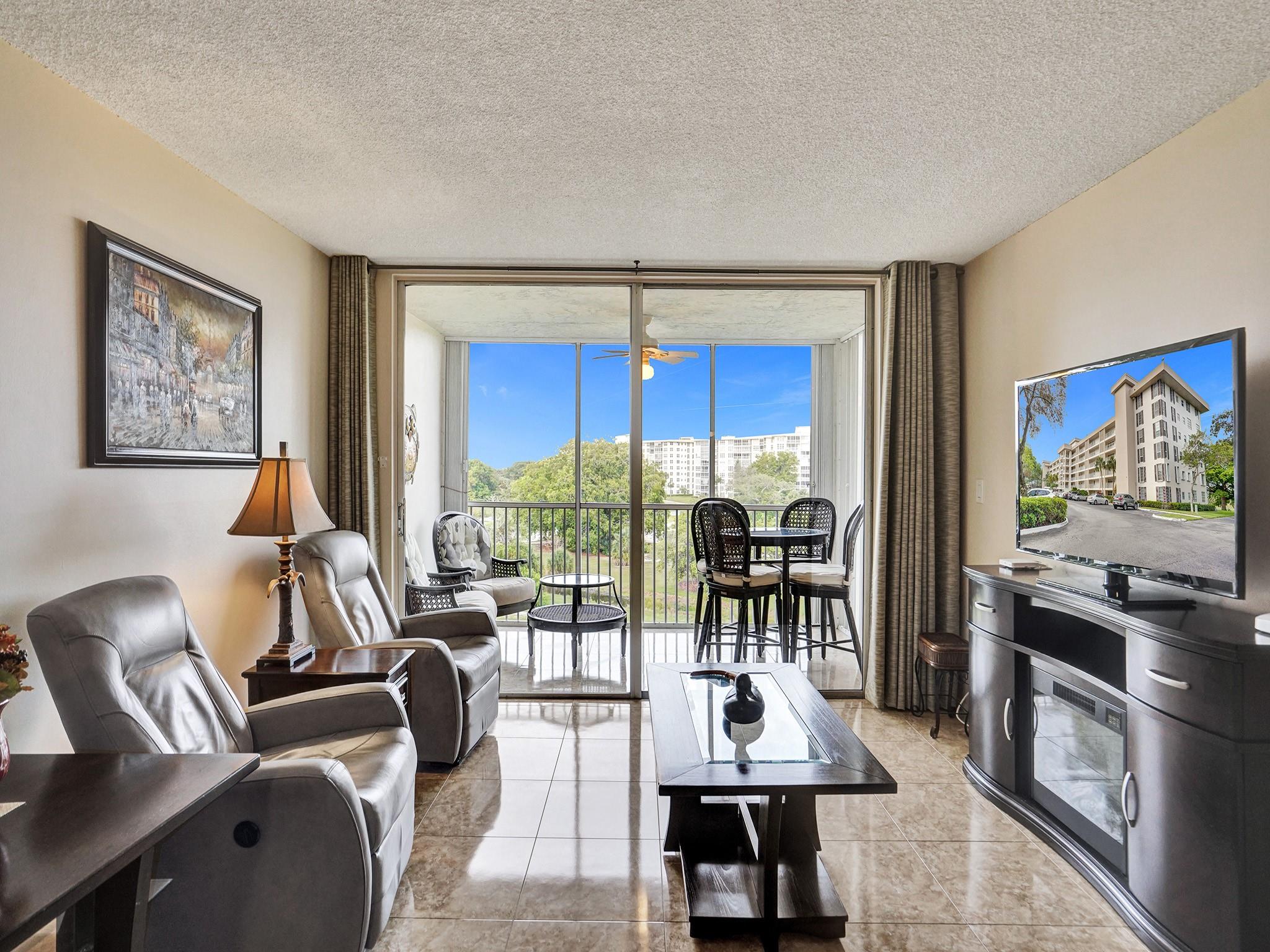 2901 S Palm Aire Dr 507