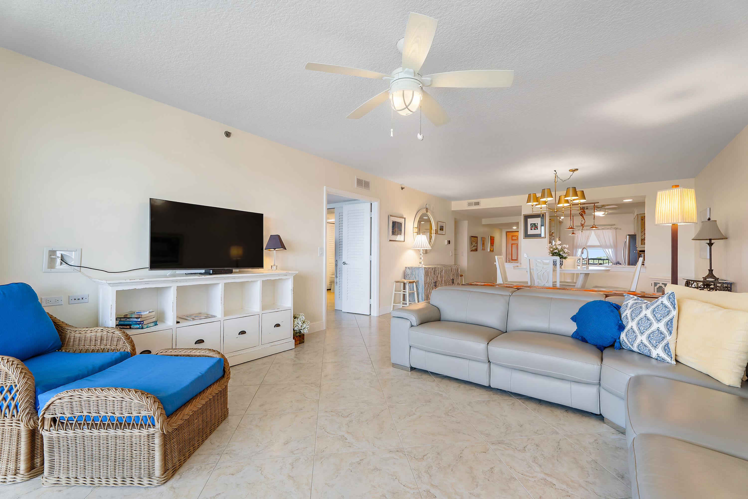 GOVERNORS POINTE CONDO - Residential