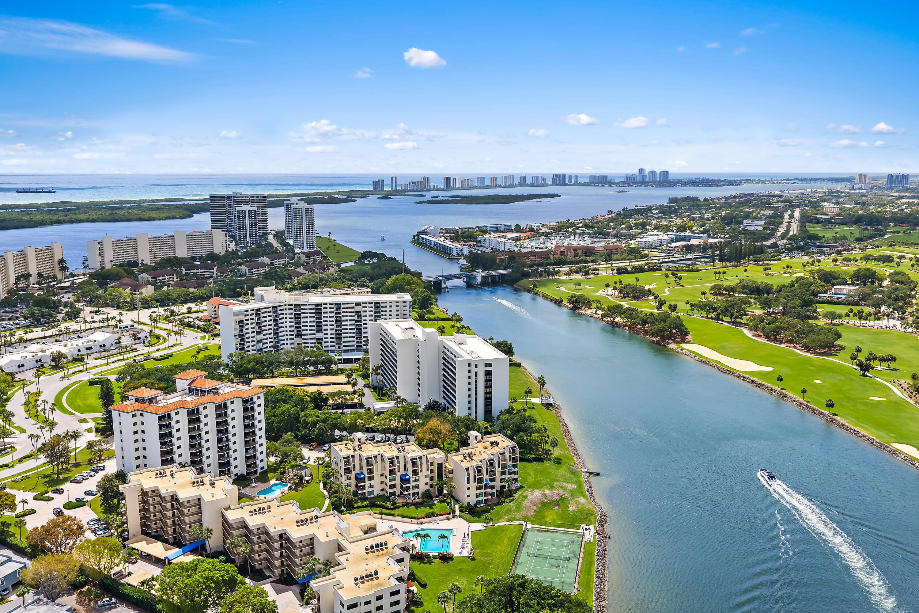 GOVERNORS POINTE CONDO - Residential