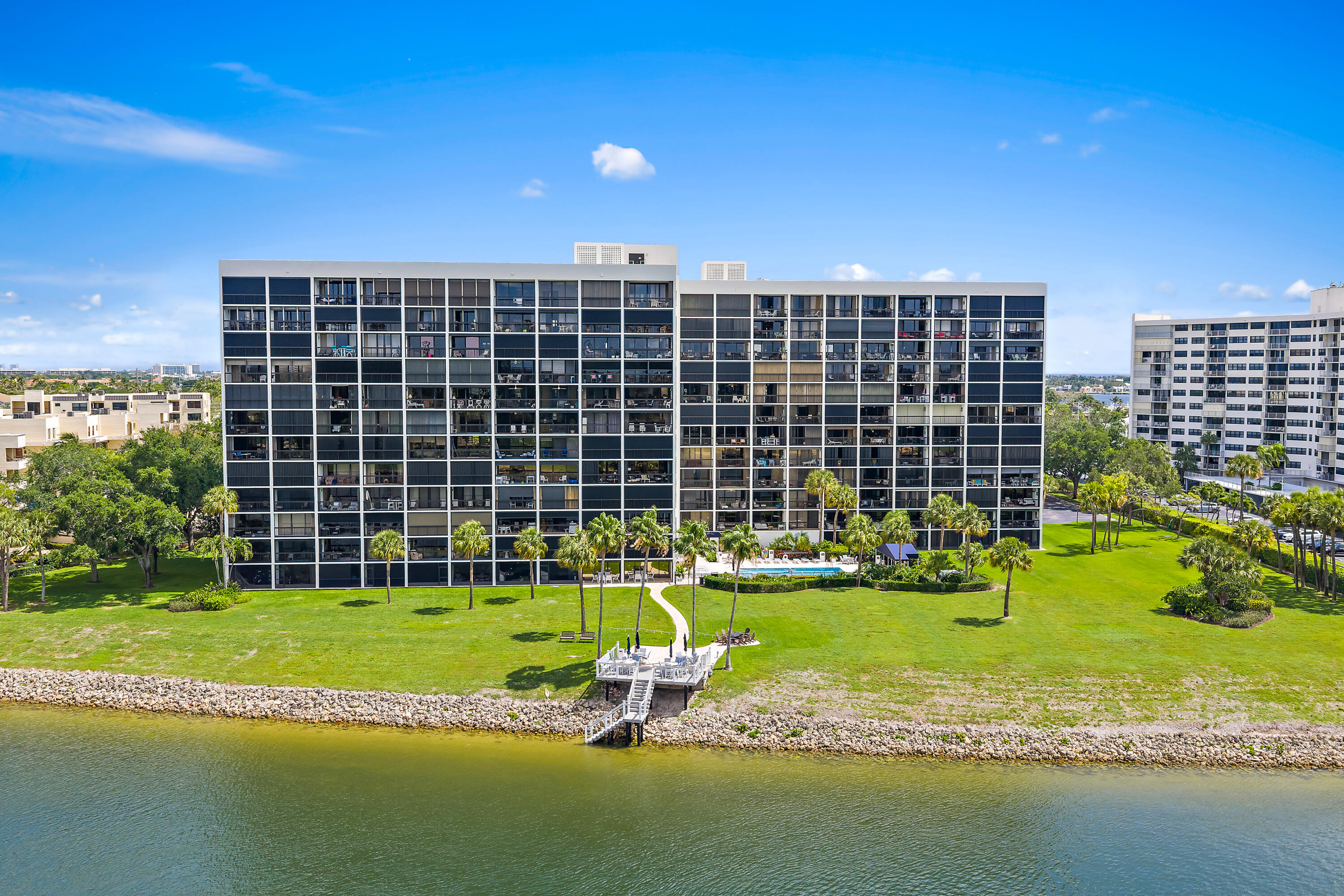 GOVERNORS POINTE CONDO - Residential