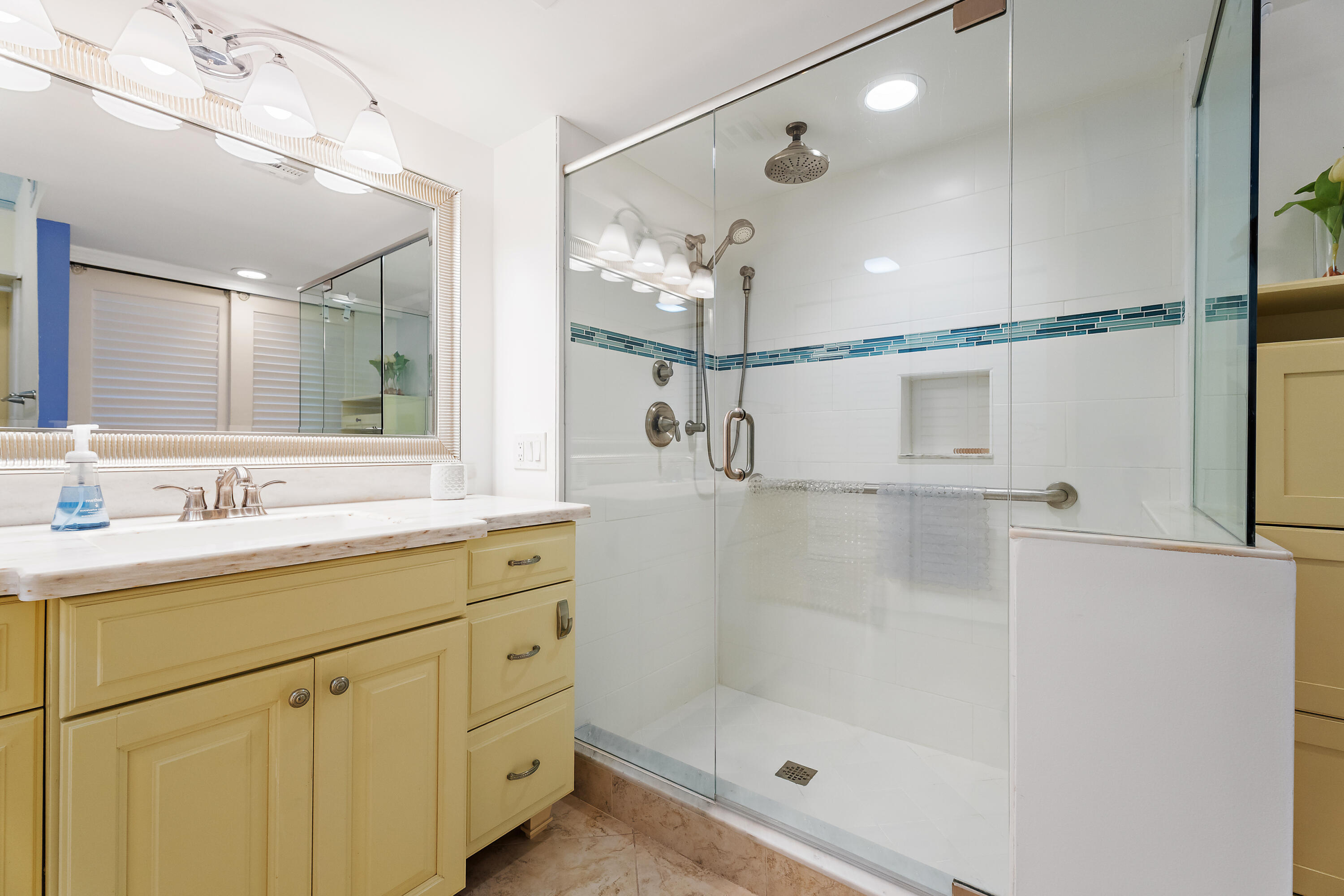 GOVERNORS POINTE CONDO - Residential