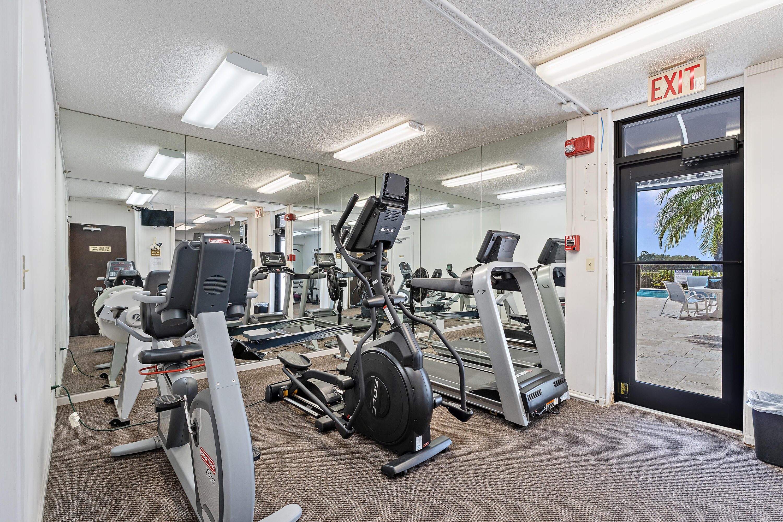 GOVERNORS POINTE CONDO - Residential