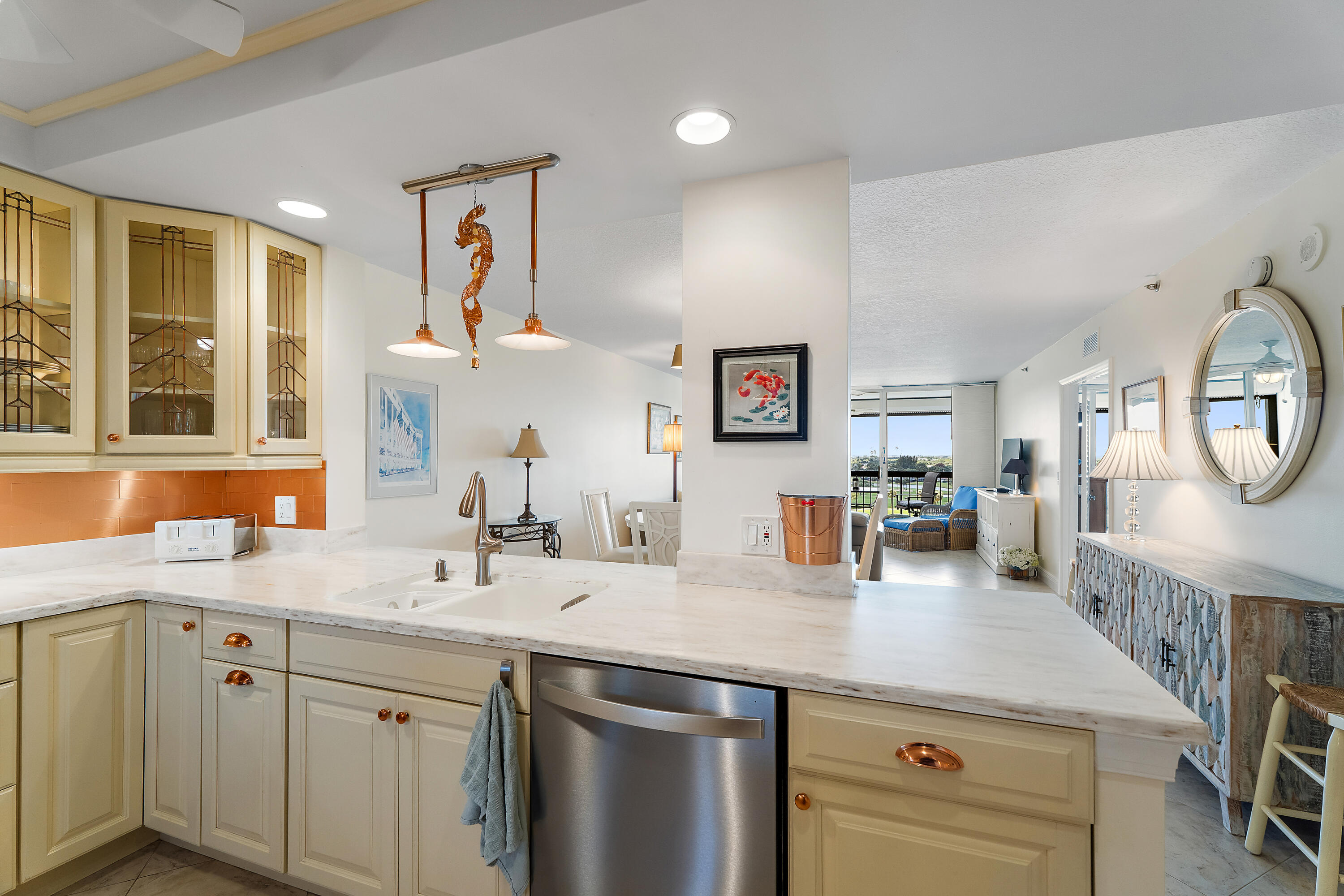 GOVERNORS POINTE CONDO - Residential