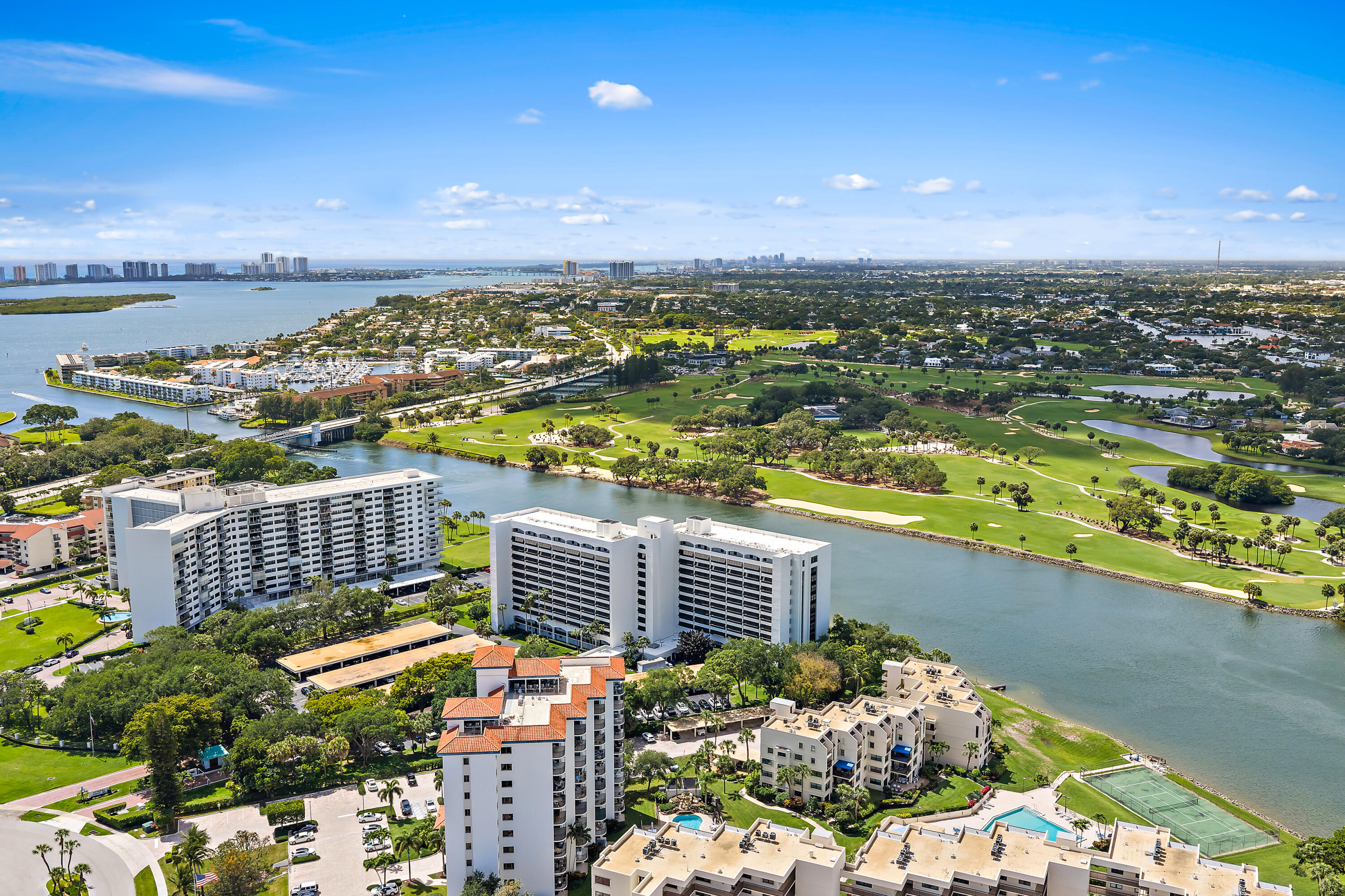 GOVERNORS POINTE CONDO - Residential