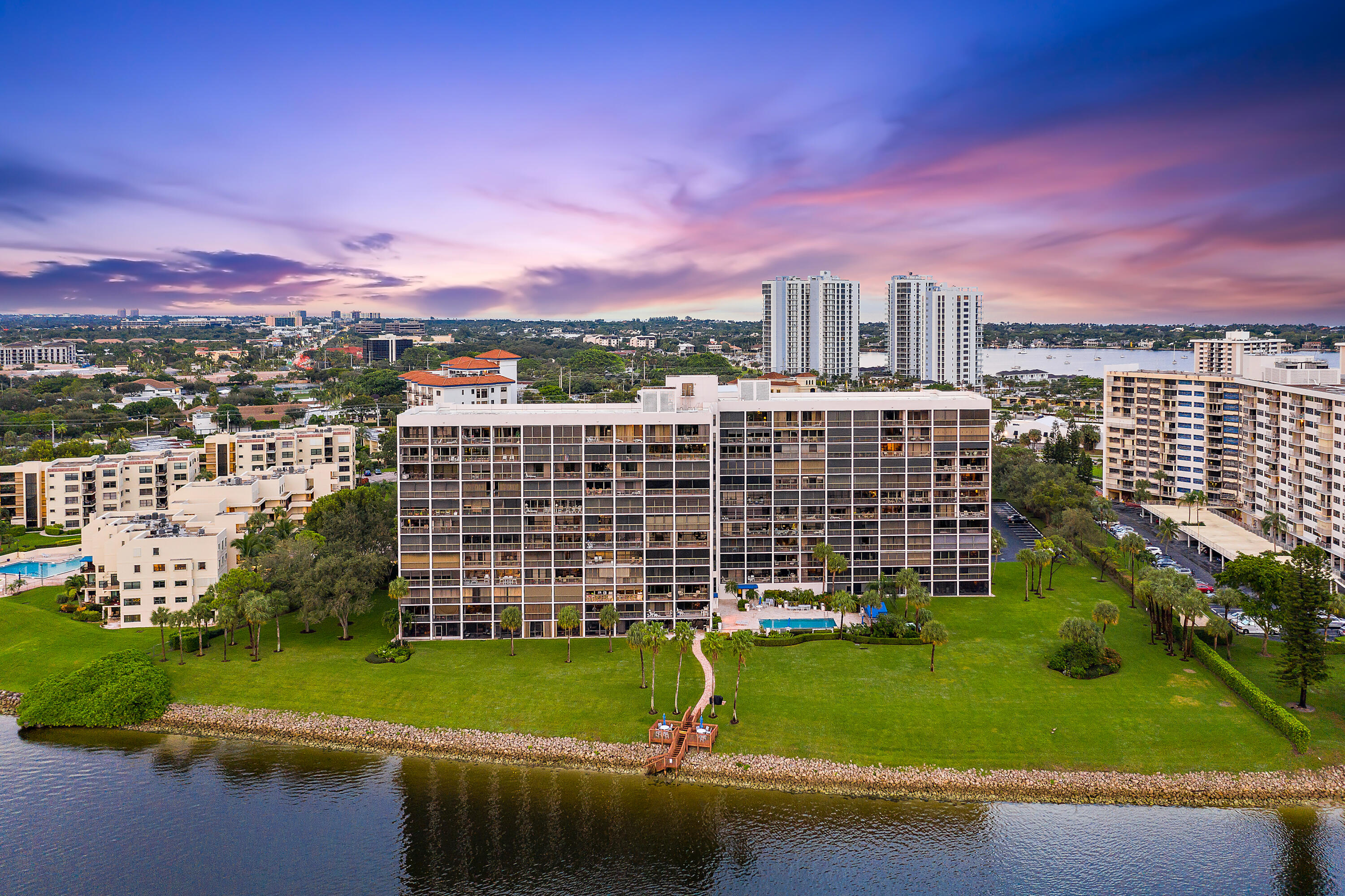 GOVERNORS POINTE CONDO - Residential