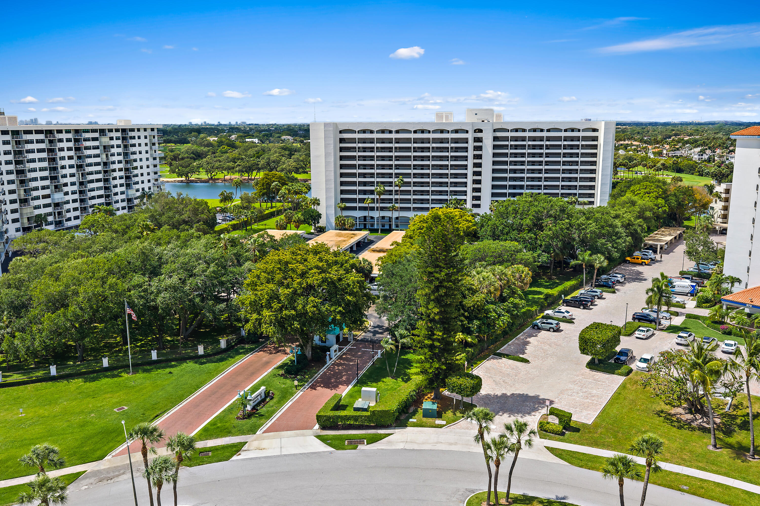 GOVERNORS POINTE CONDO - Residential