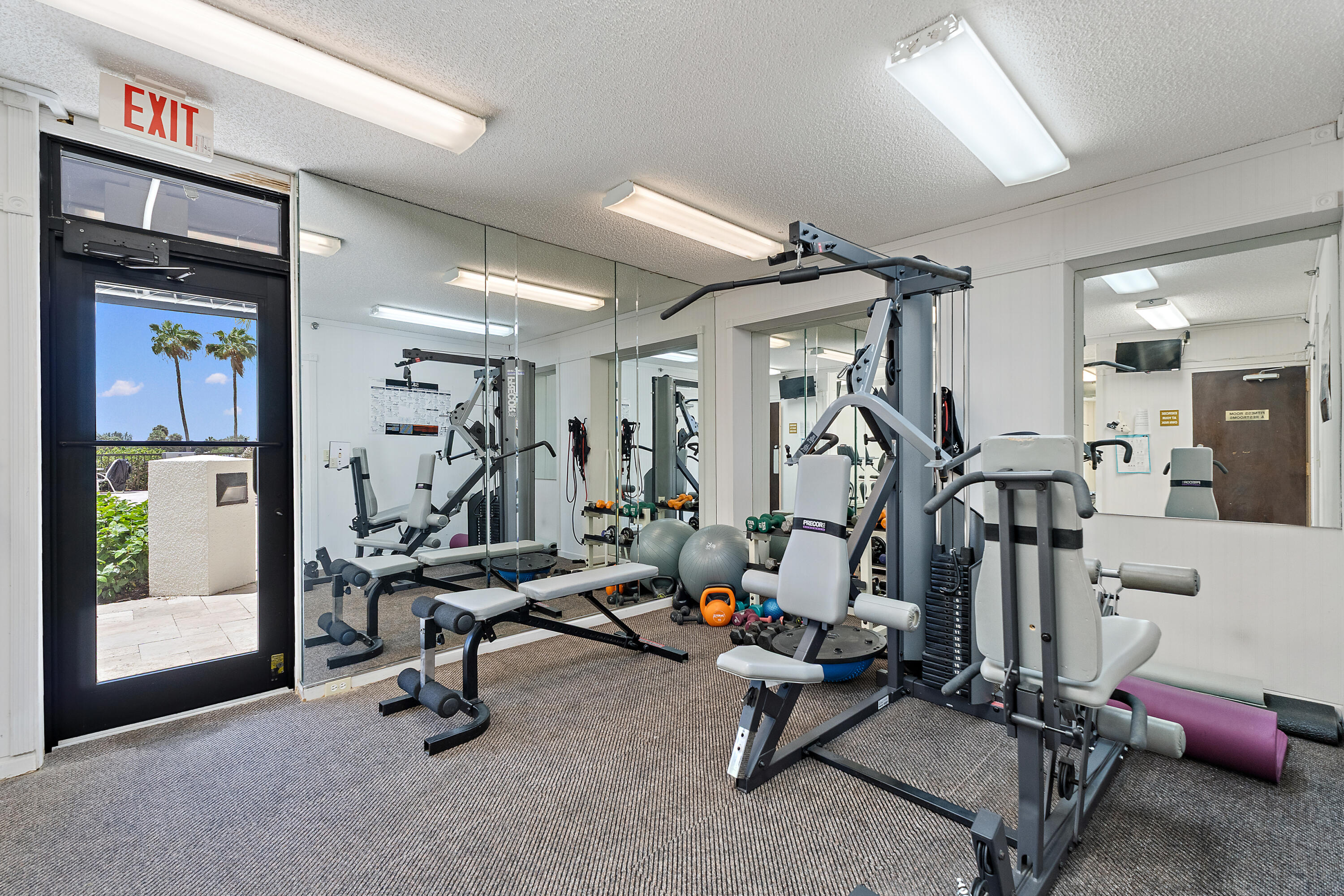 GOVERNORS POINTE CONDO - Residential