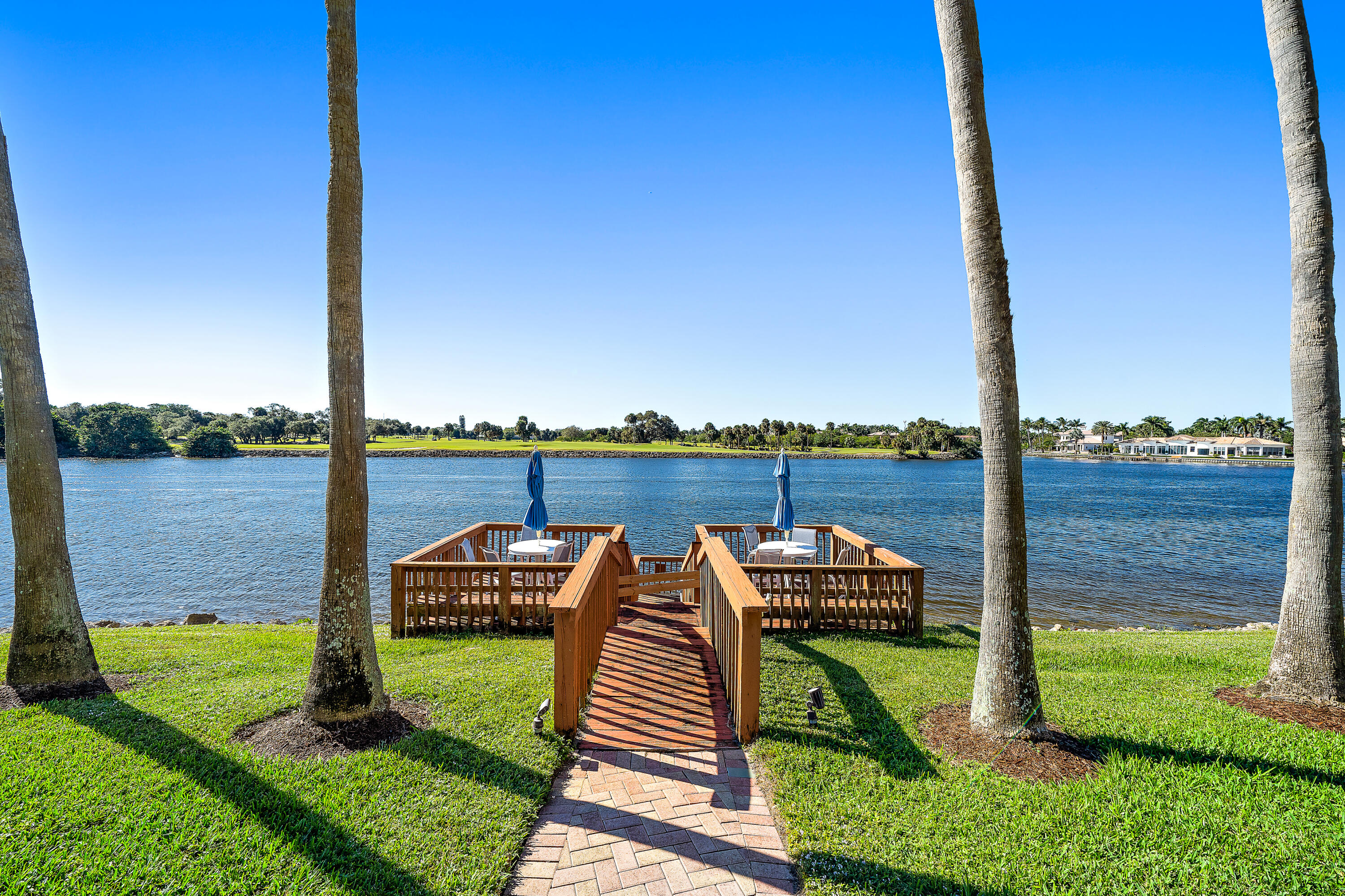 GOVERNORS POINTE CONDO - Residential