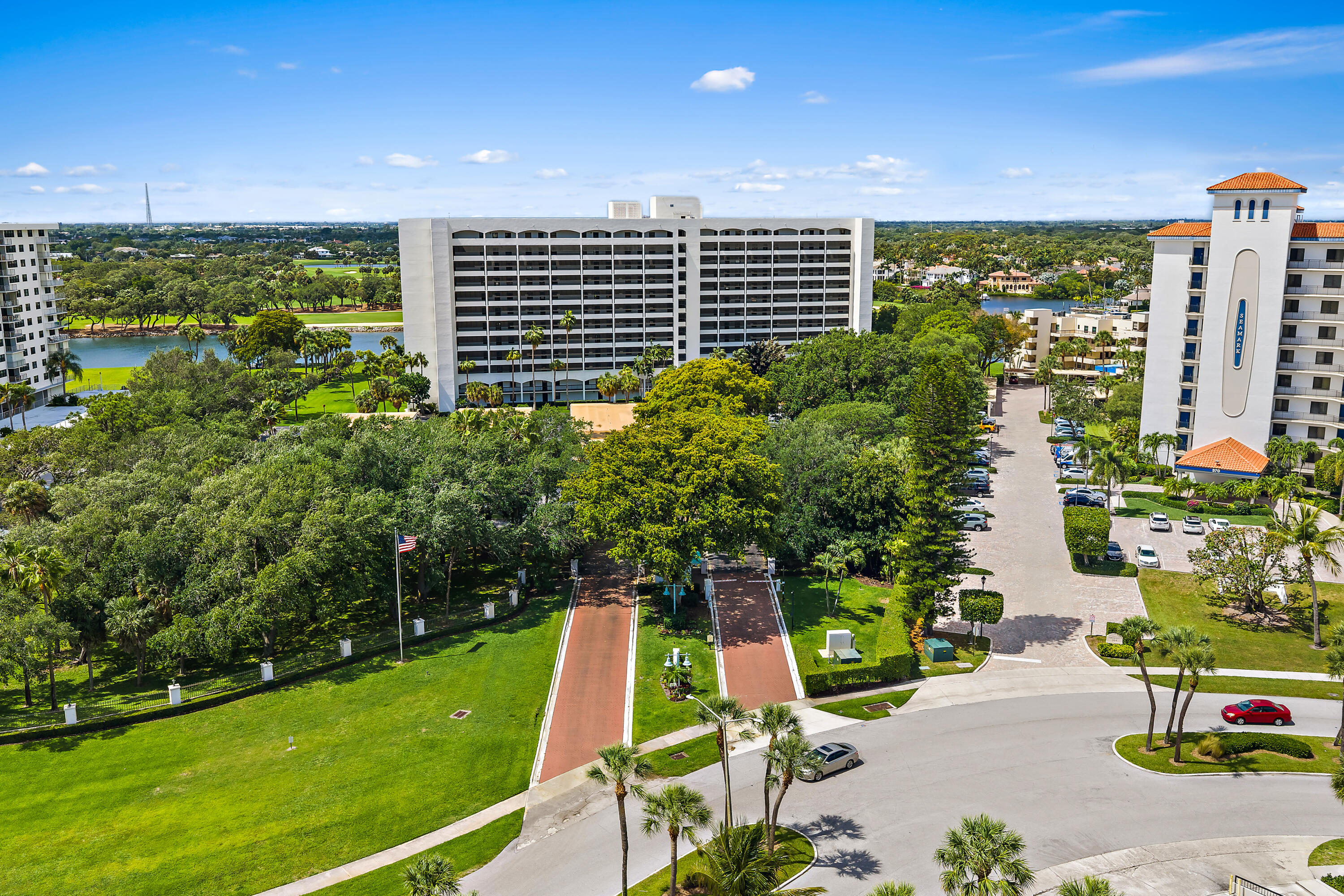 GOVERNORS POINTE CONDO - Residential