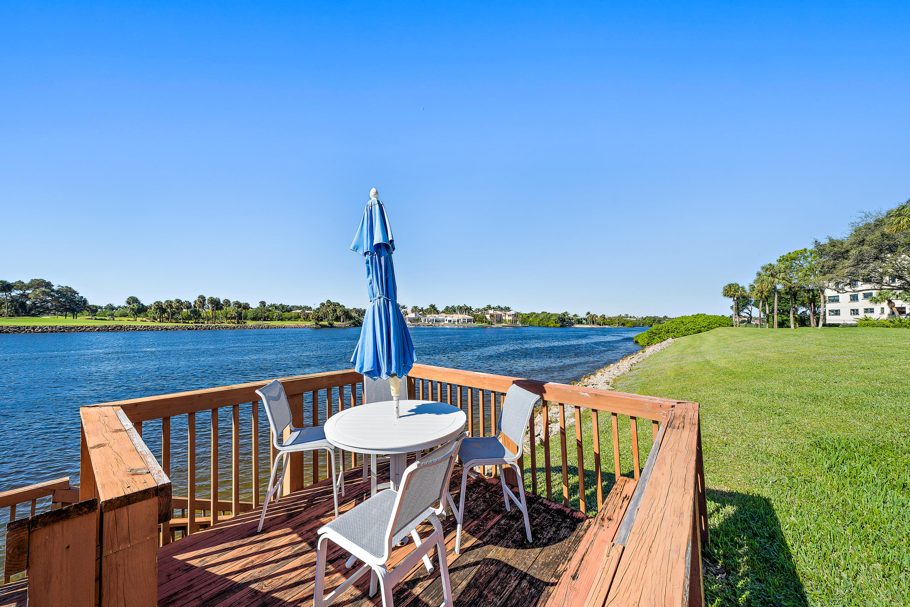 GOVERNORS POINTE CONDO - Residential