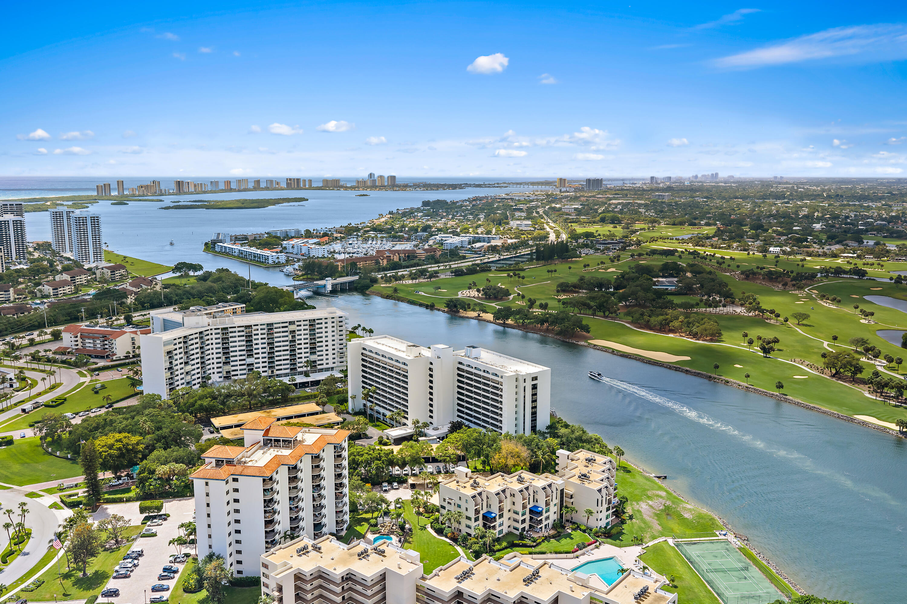 GOVERNORS POINTE CONDO - Residential