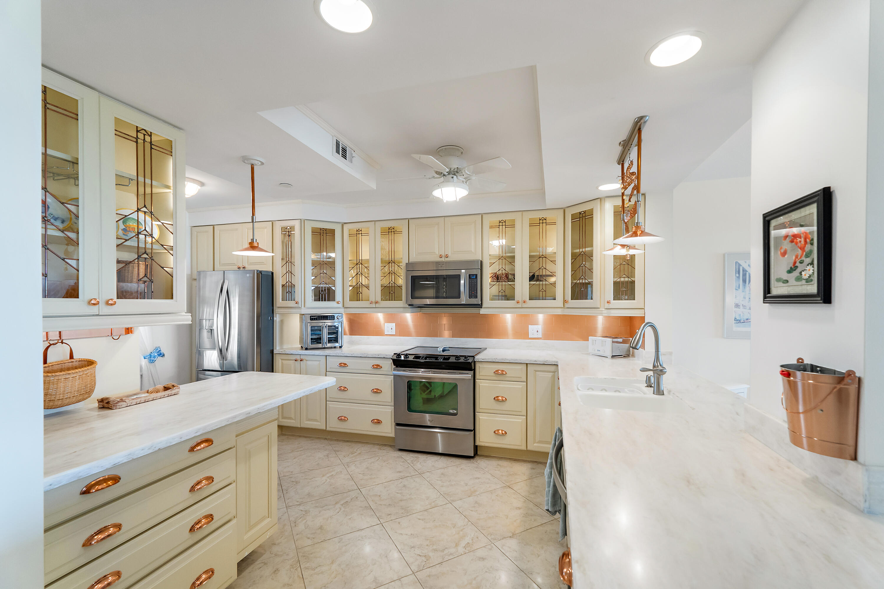 GOVERNORS POINTE CONDO - Residential