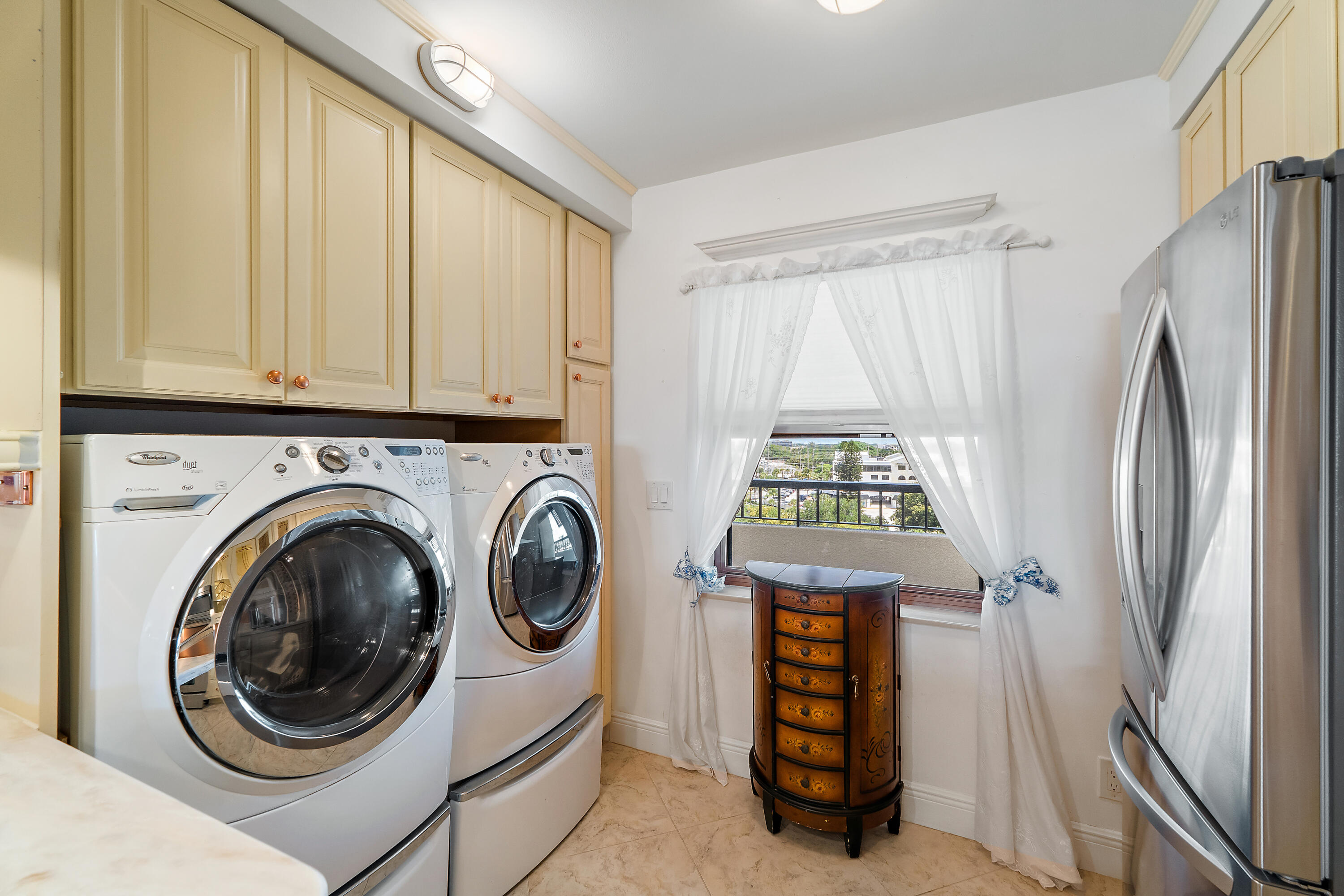 GOVERNORS POINTE CONDO - Residential