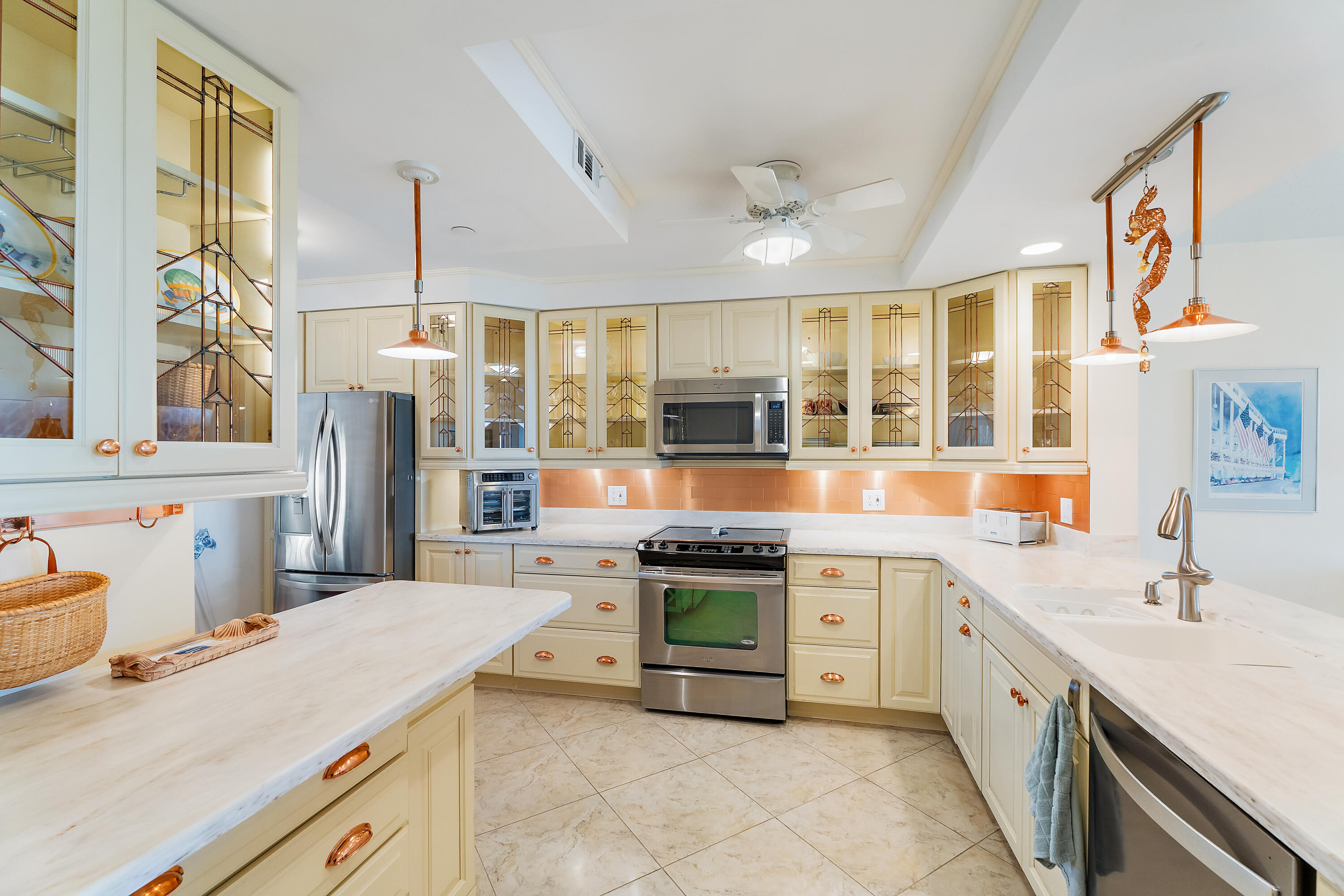 GOVERNORS POINTE CONDO - Residential