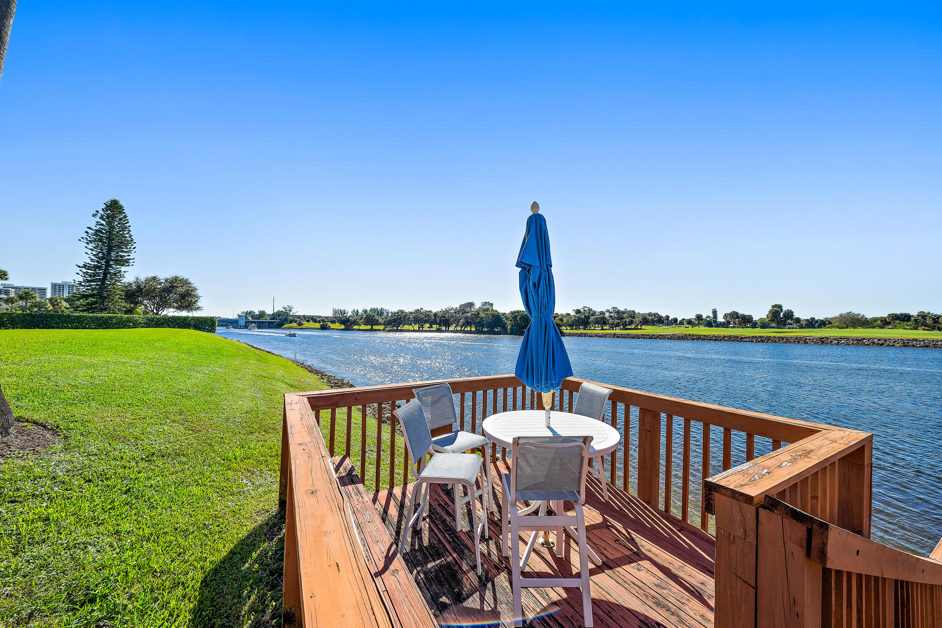 GOVERNORS POINTE CONDO - Residential