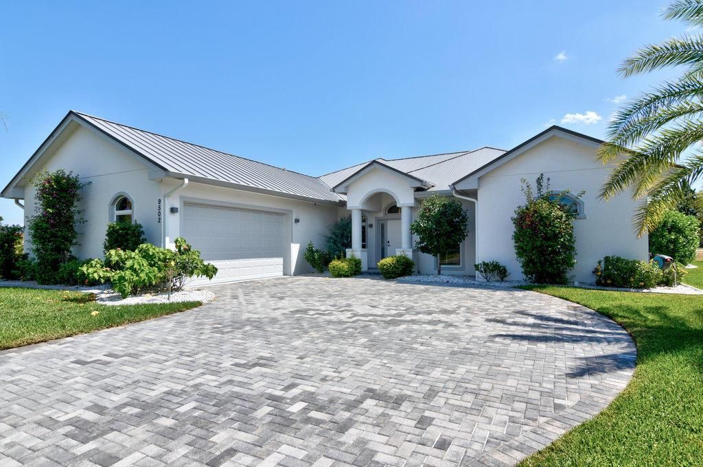 Photo of 9502 Poinciana Court, Fort Pierce, FL 34951 (MLS # R10718724)