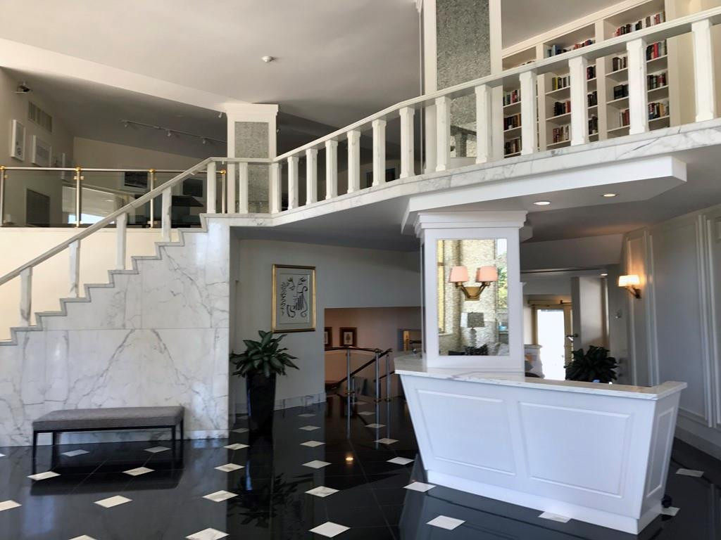 FOUR SEASONS CONDO - Residential