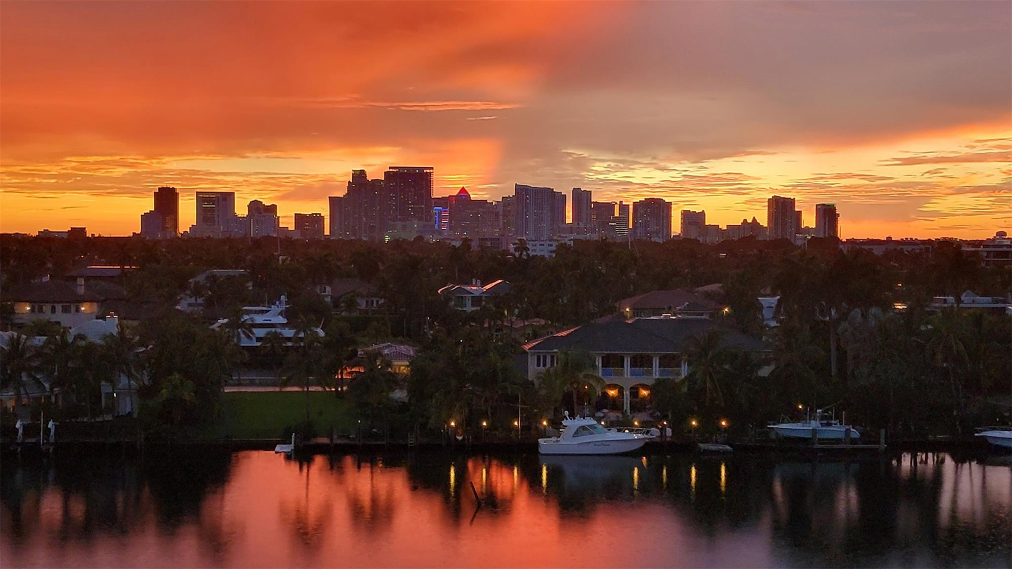 FOUR SEASONS CONDO - Residential