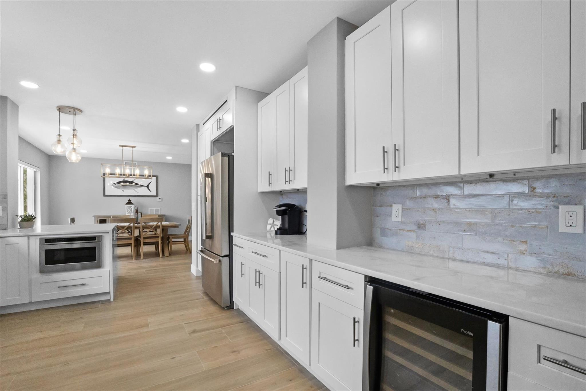 FOUR SEASONS CONDO - Residential