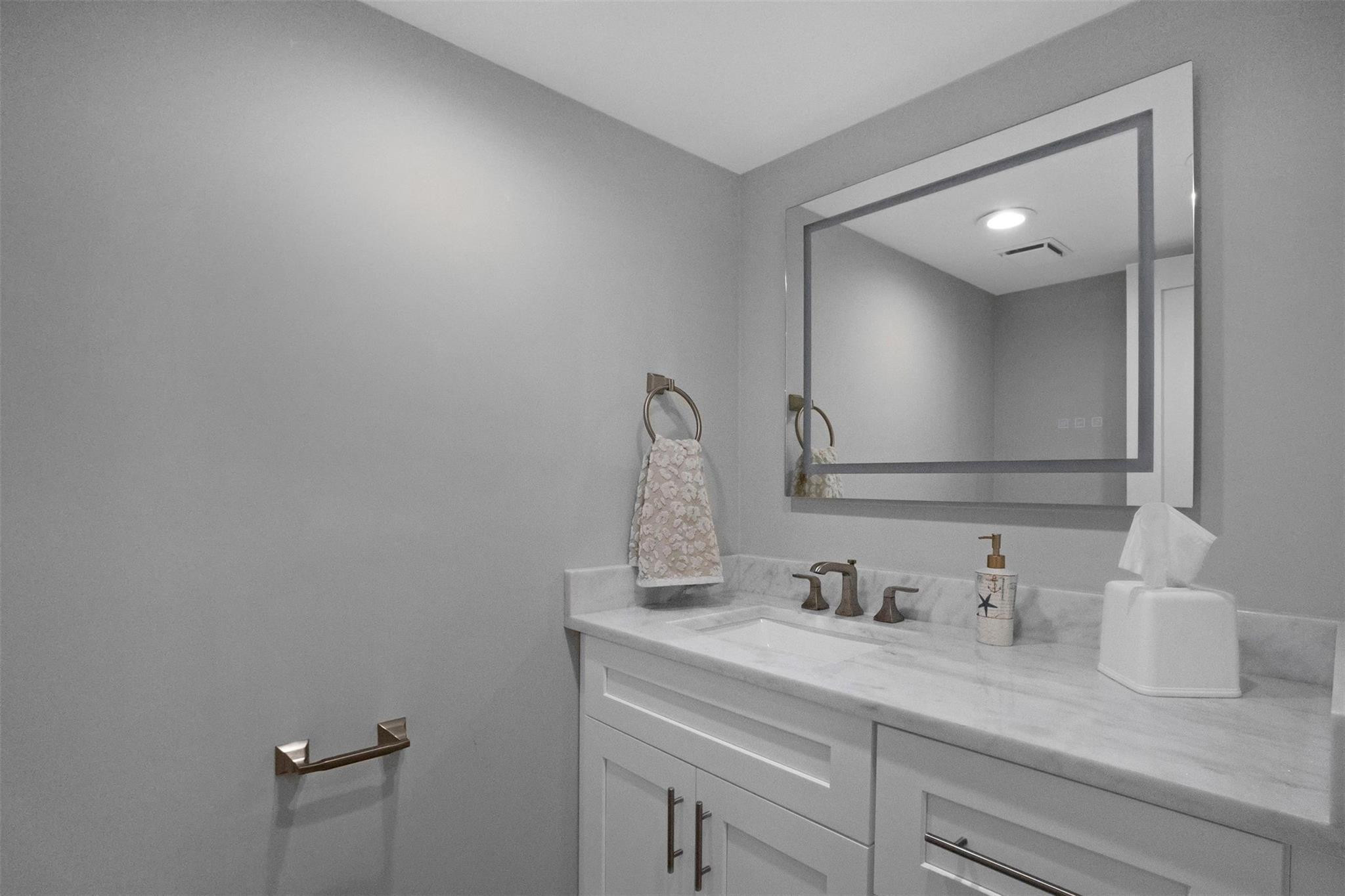 FOUR SEASONS CONDO - Residential