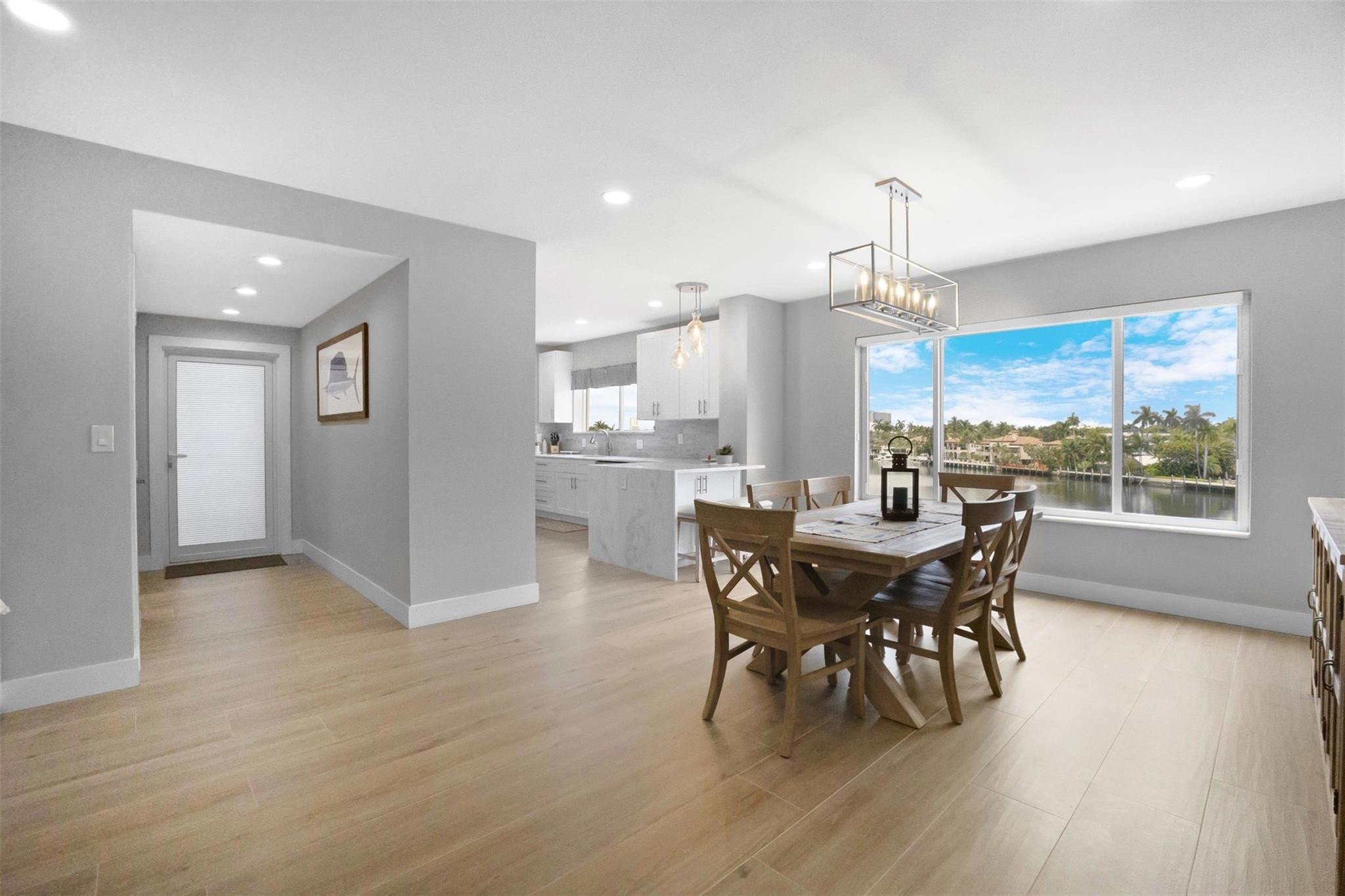 FOUR SEASONS CONDO - Residential