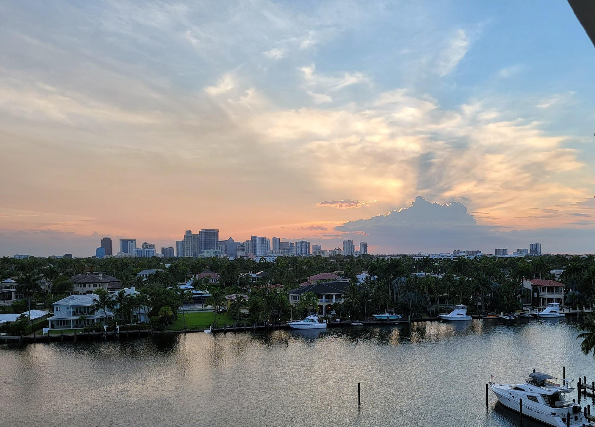 FOUR SEASONS CONDO - Residential