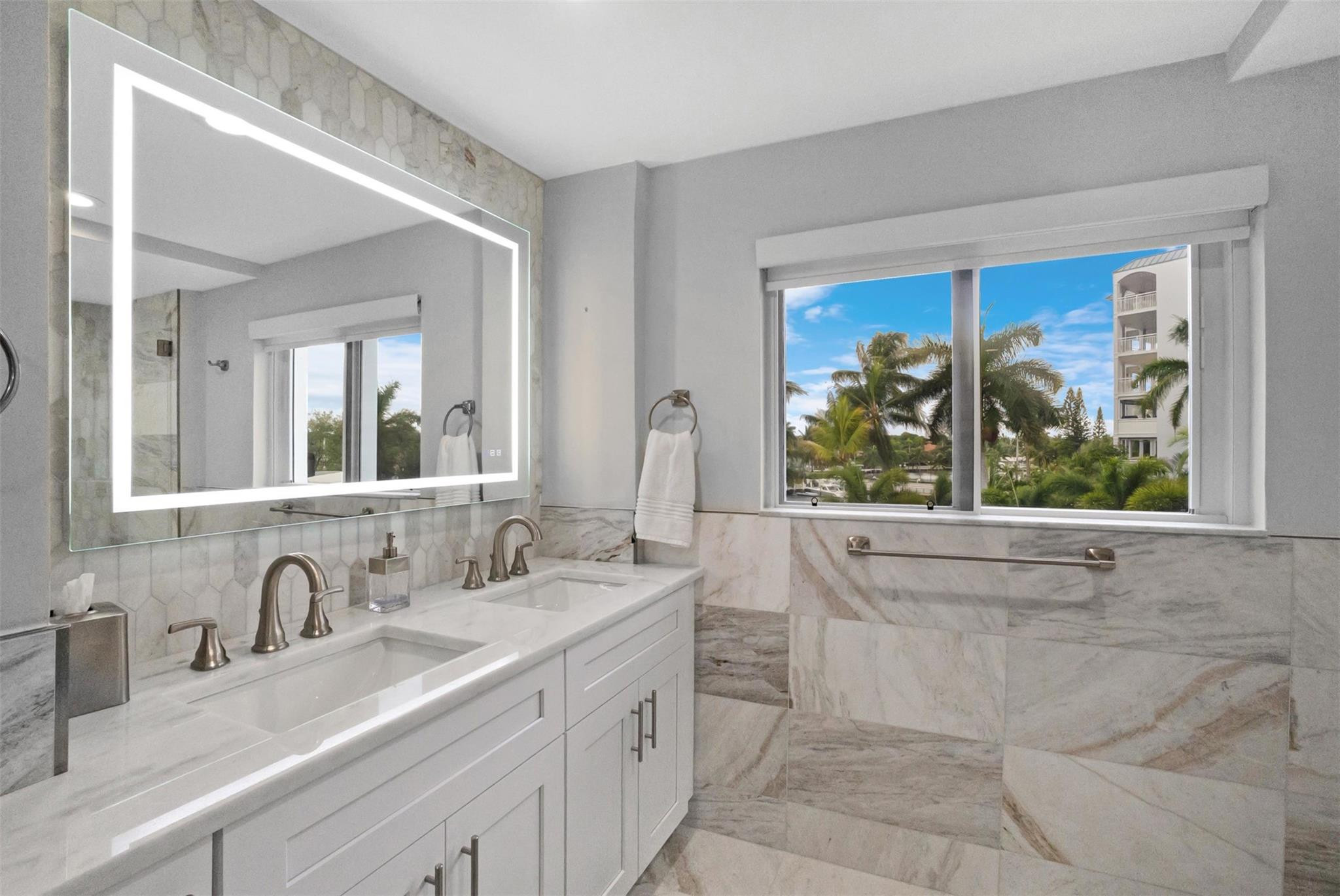 FOUR SEASONS CONDO - Residential