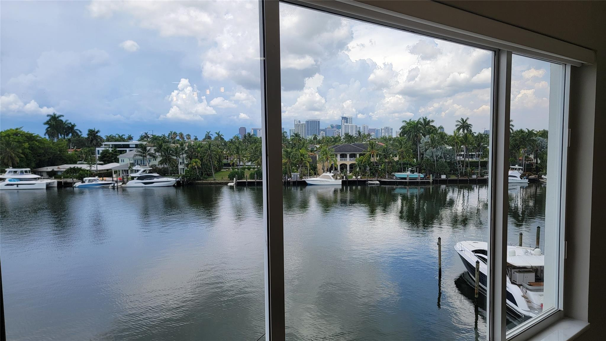 FOUR SEASONS CONDO - Residential