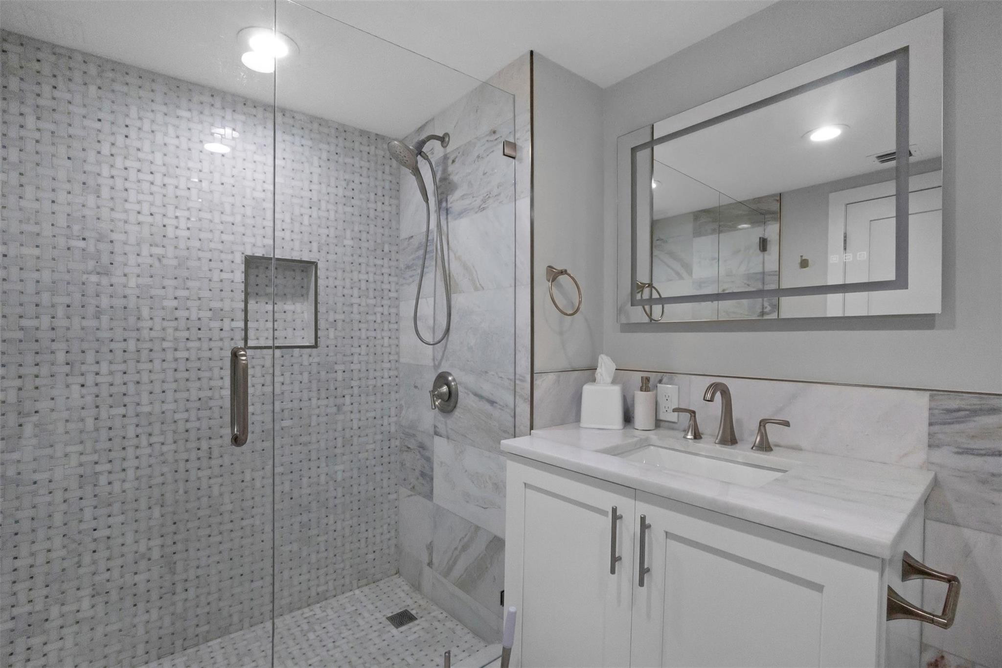 FOUR SEASONS CONDO - Residential