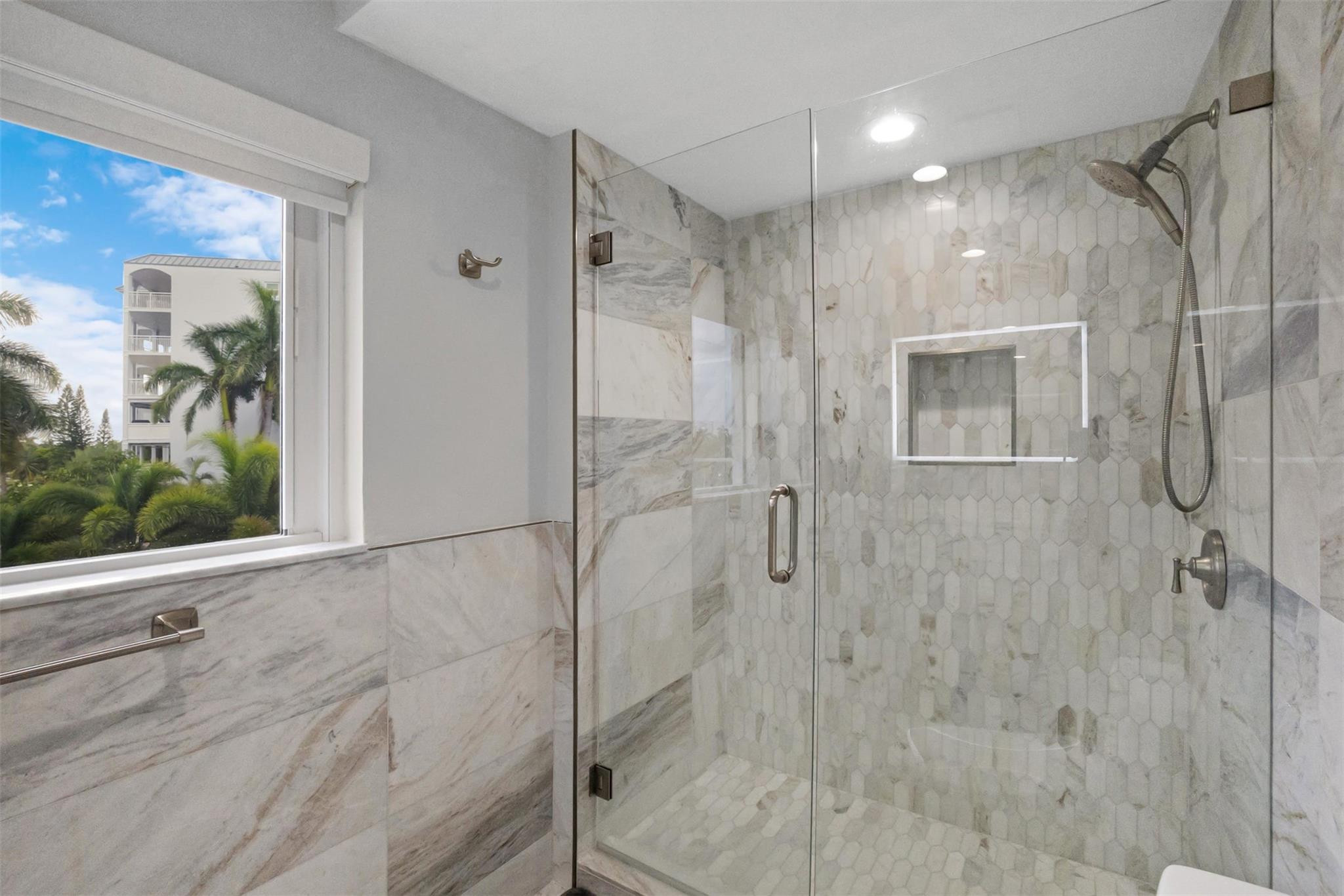 FOUR SEASONS CONDO - Residential