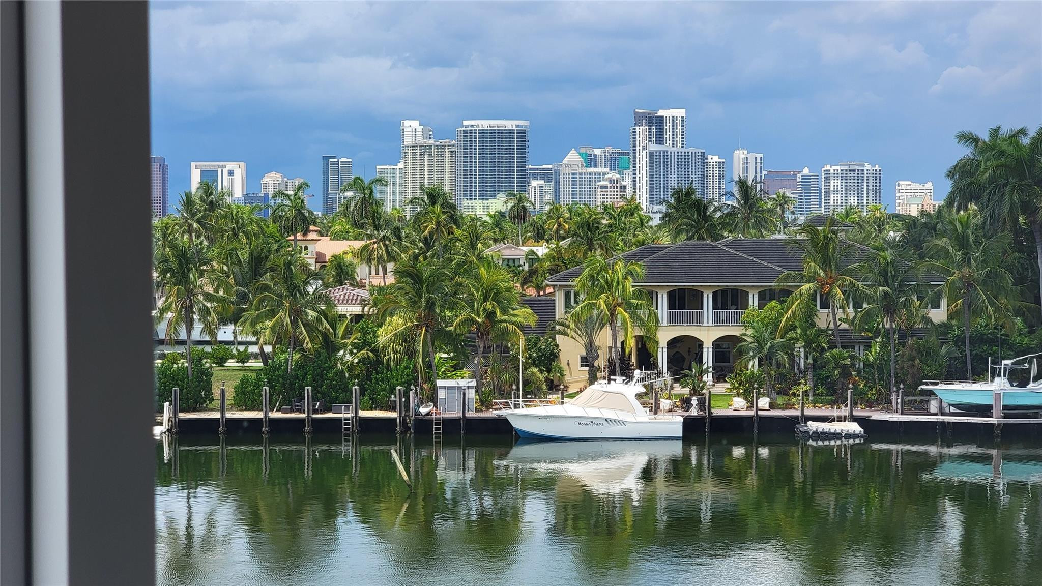 FOUR SEASONS CONDO - Residential