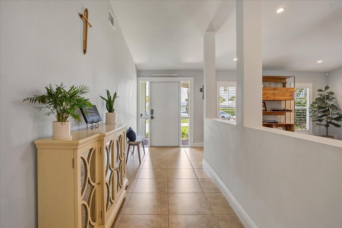 PALM BEACH FARMS CO 10 - Residential Lease