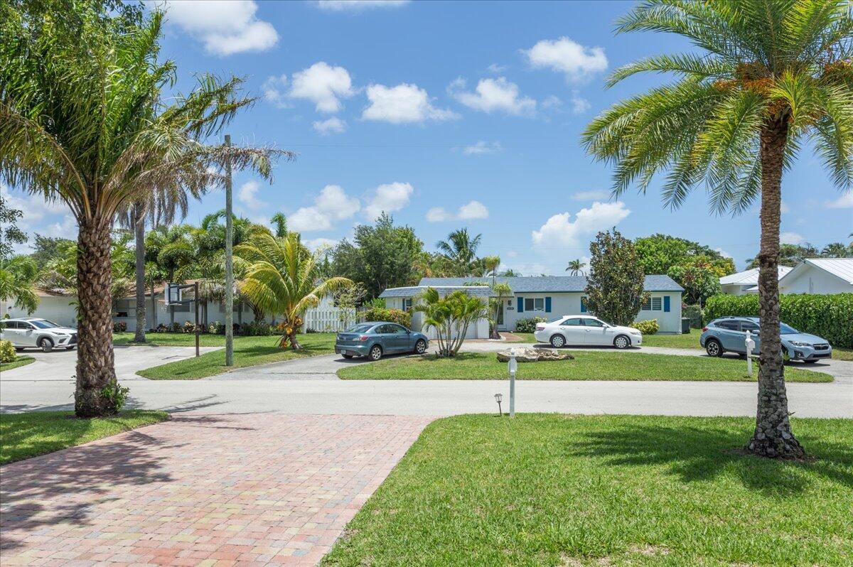 PALM BEACH FARMS CO 10 - Residential Lease