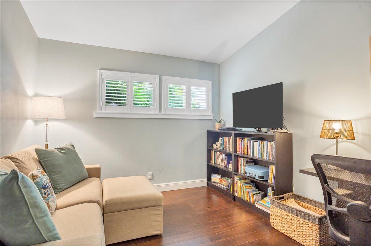 PALM BEACH FARMS CO 10 - Residential Lease