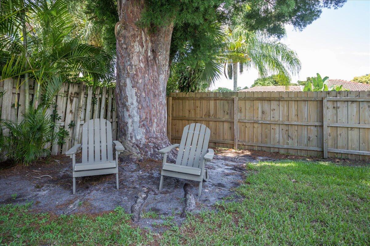 PALM BEACH FARMS CO 10 - Residential Lease