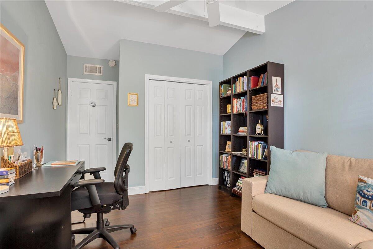 PALM BEACH FARMS CO 10 - Residential Lease