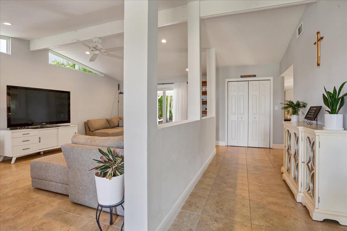 PALM BEACH FARMS CO 10 - Residential Lease